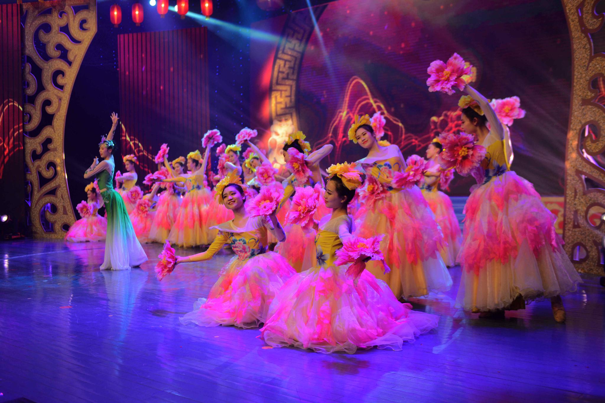 邢台春节联欢晚会拉开帷幕,多张高清大图为您分享精彩瞬间