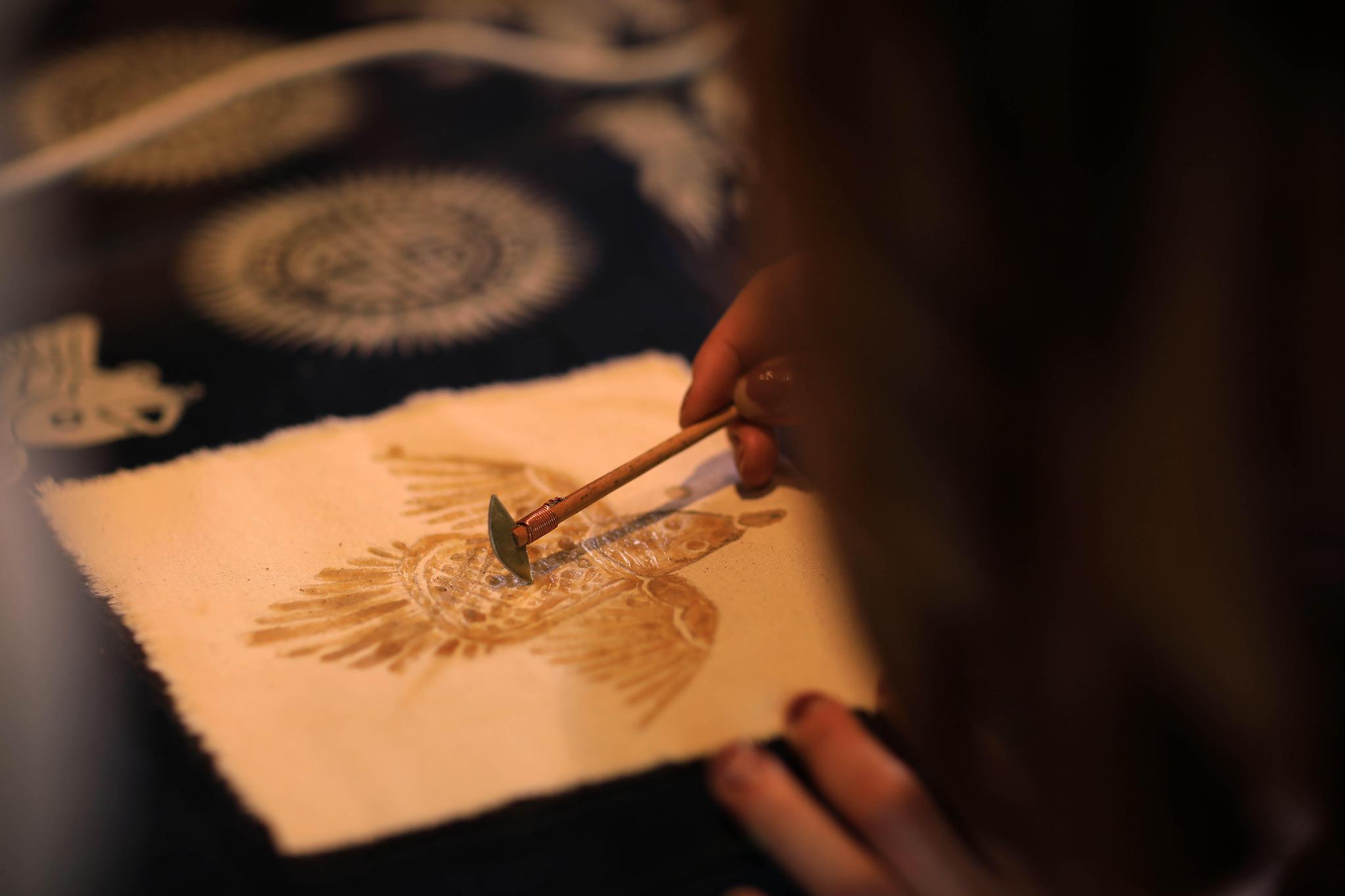 贵州丹寨:多国留学生 苗乡学手艺