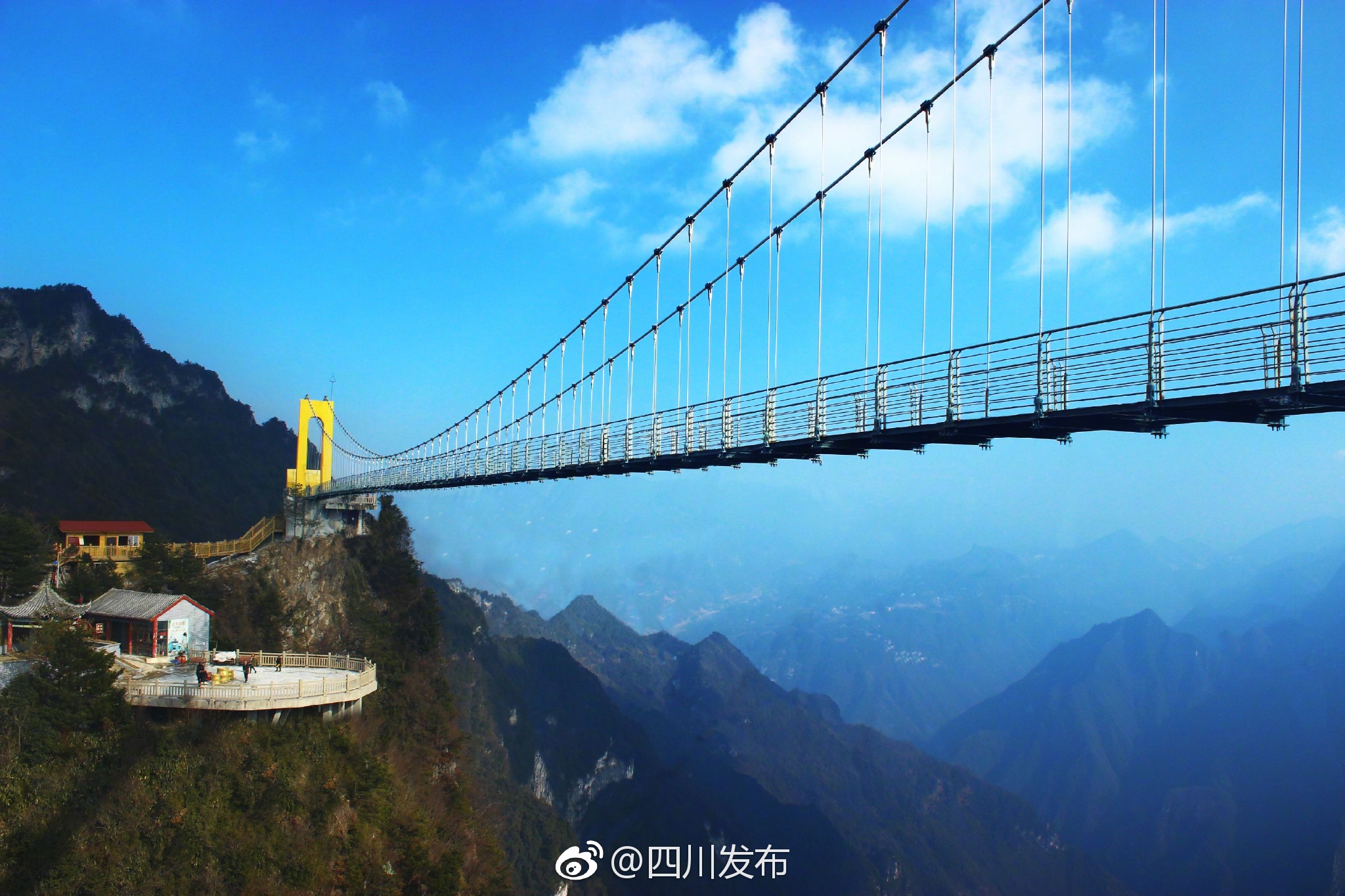 西南第一高的万源八台山玻璃桥即将开放 敢试试吗?[笑而不语]