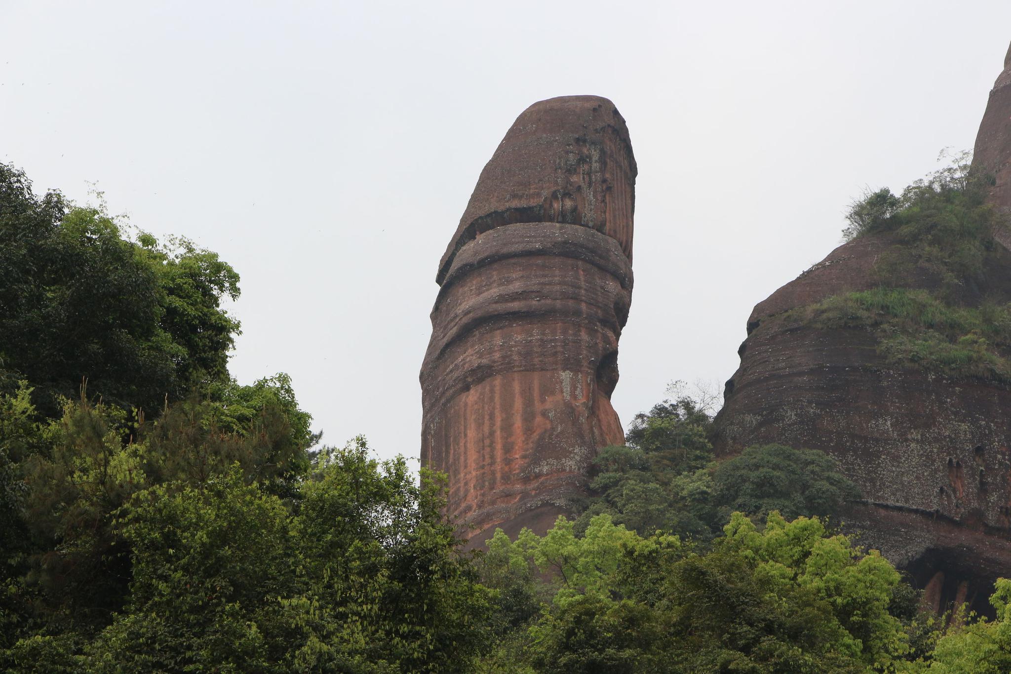 大自然鬼斧神工造就的奇石现象让人看了会脸红
