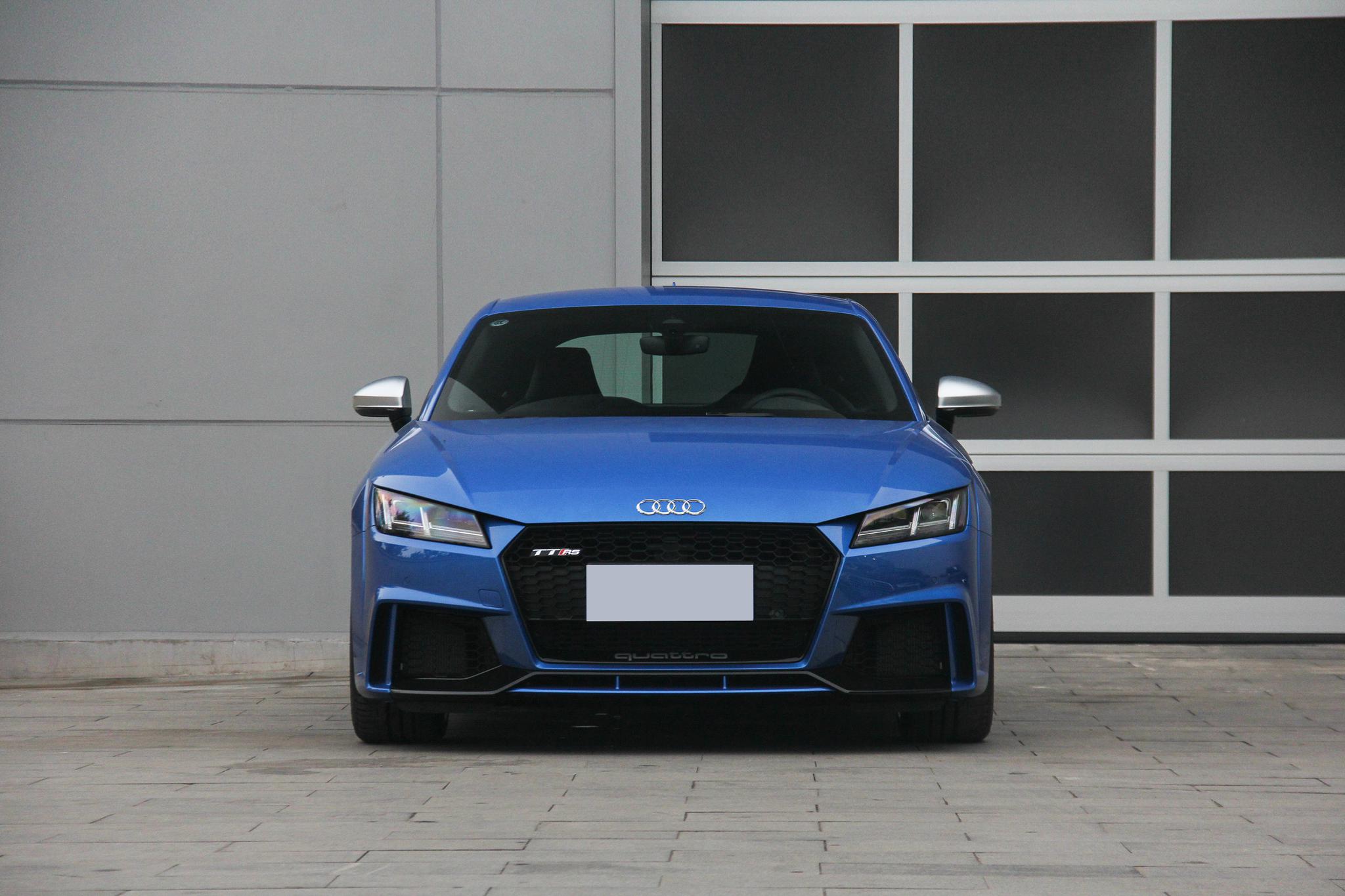 奥迪进口ttrs 2017款tt rs 2.5t coupe 金刚鹦鹉蓝