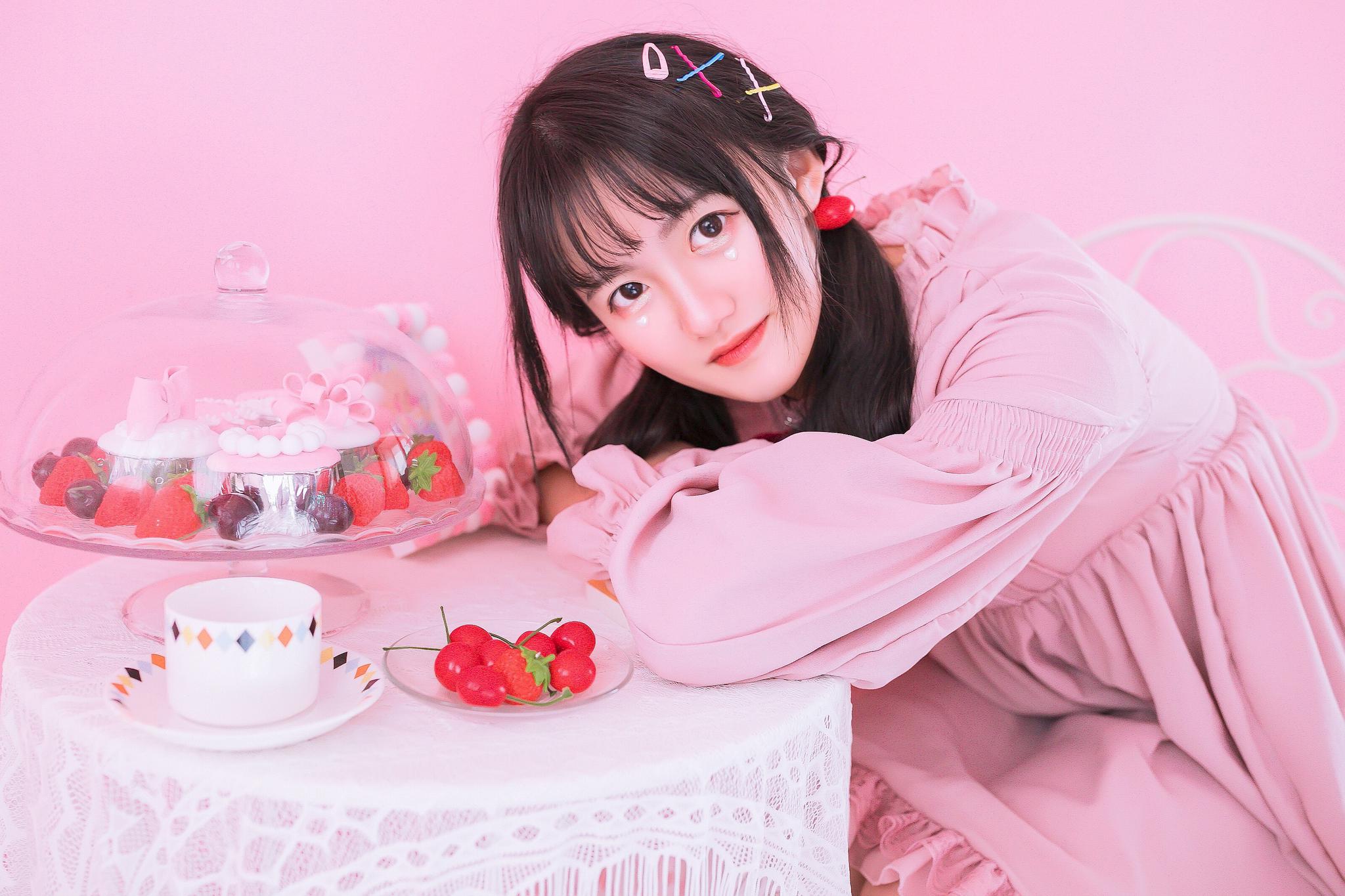 校花美女赵蕴洁16岁身高175体重50