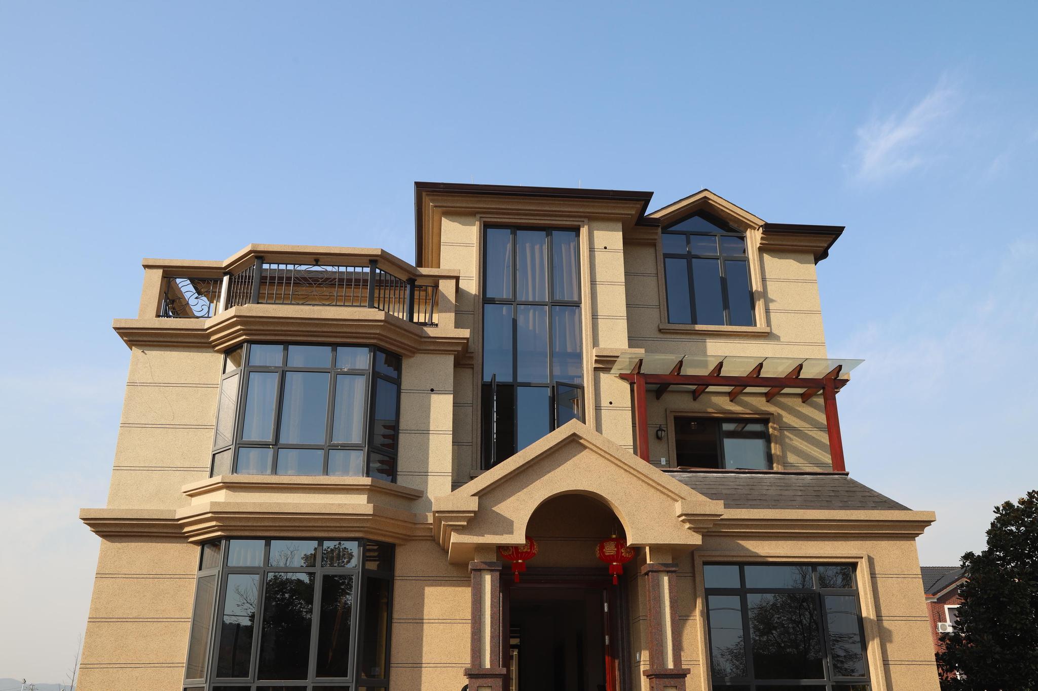 实拍杭州农民豪华别墅 中式和欧式风格哪个是你的菜?