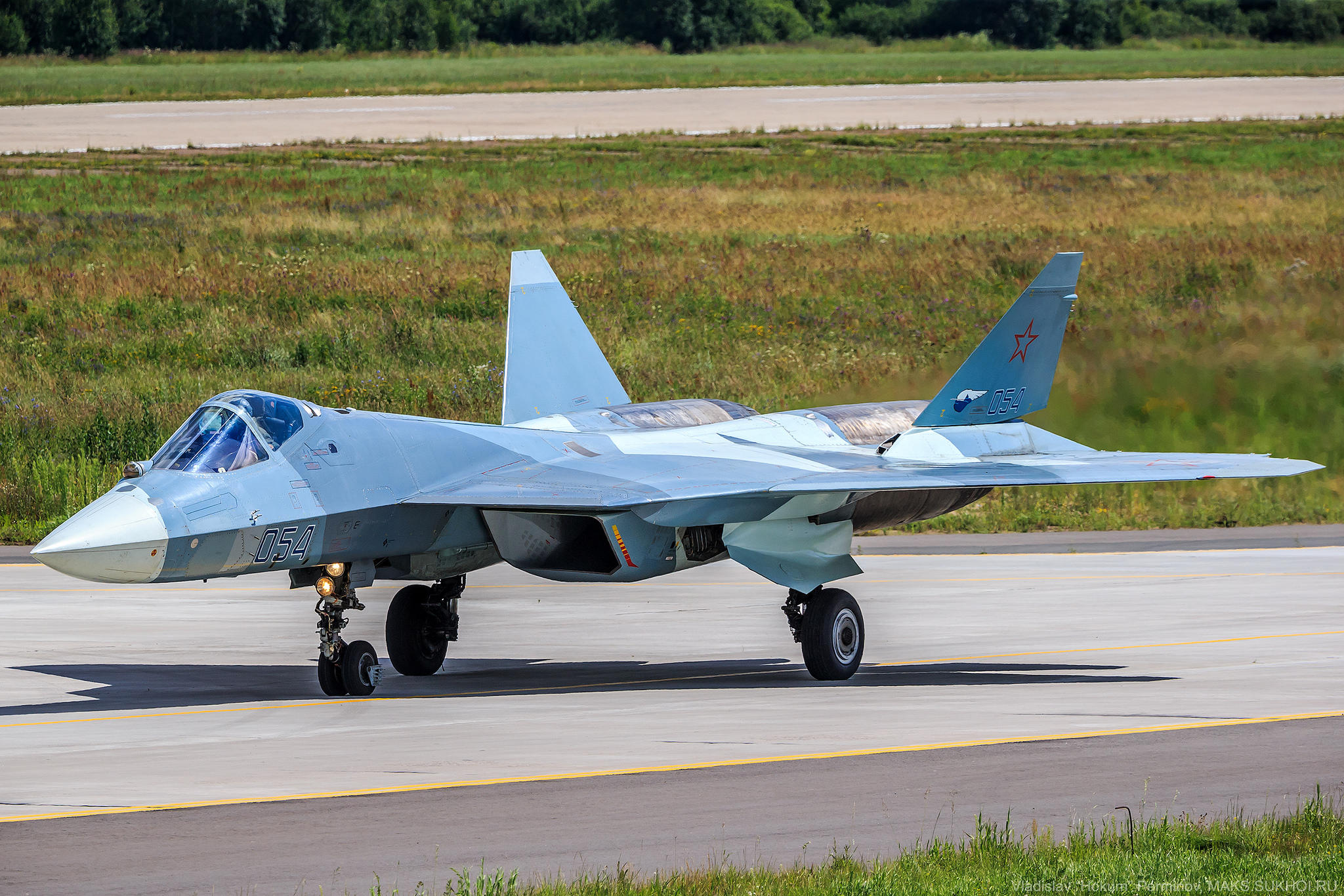 试飞8年的苏57战斗机终于可以量产外媒称别高兴得太早