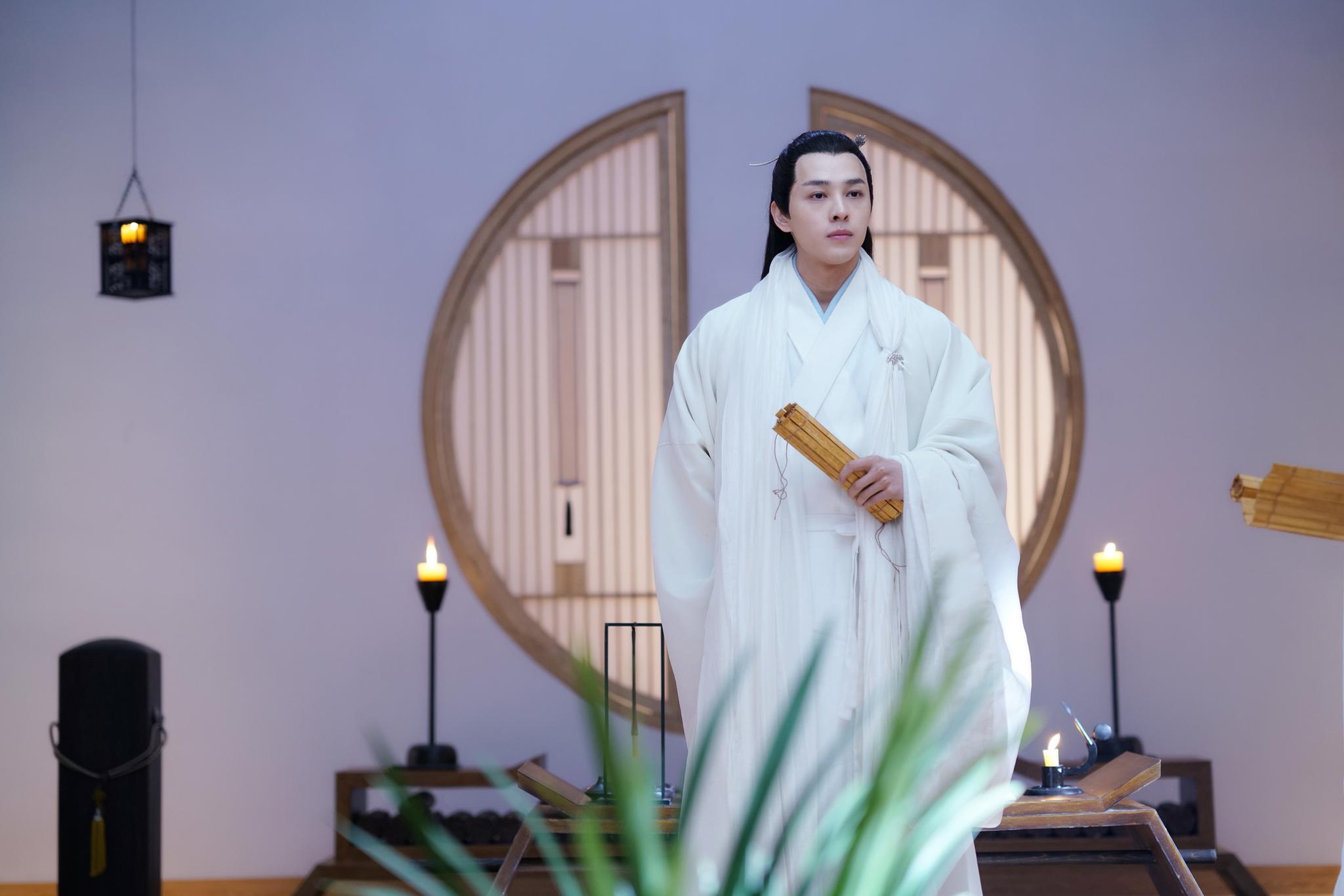 洪尧等主演的古装权谋剧《凤囚凰》正在热播,剧中风流才子桓远的扮演