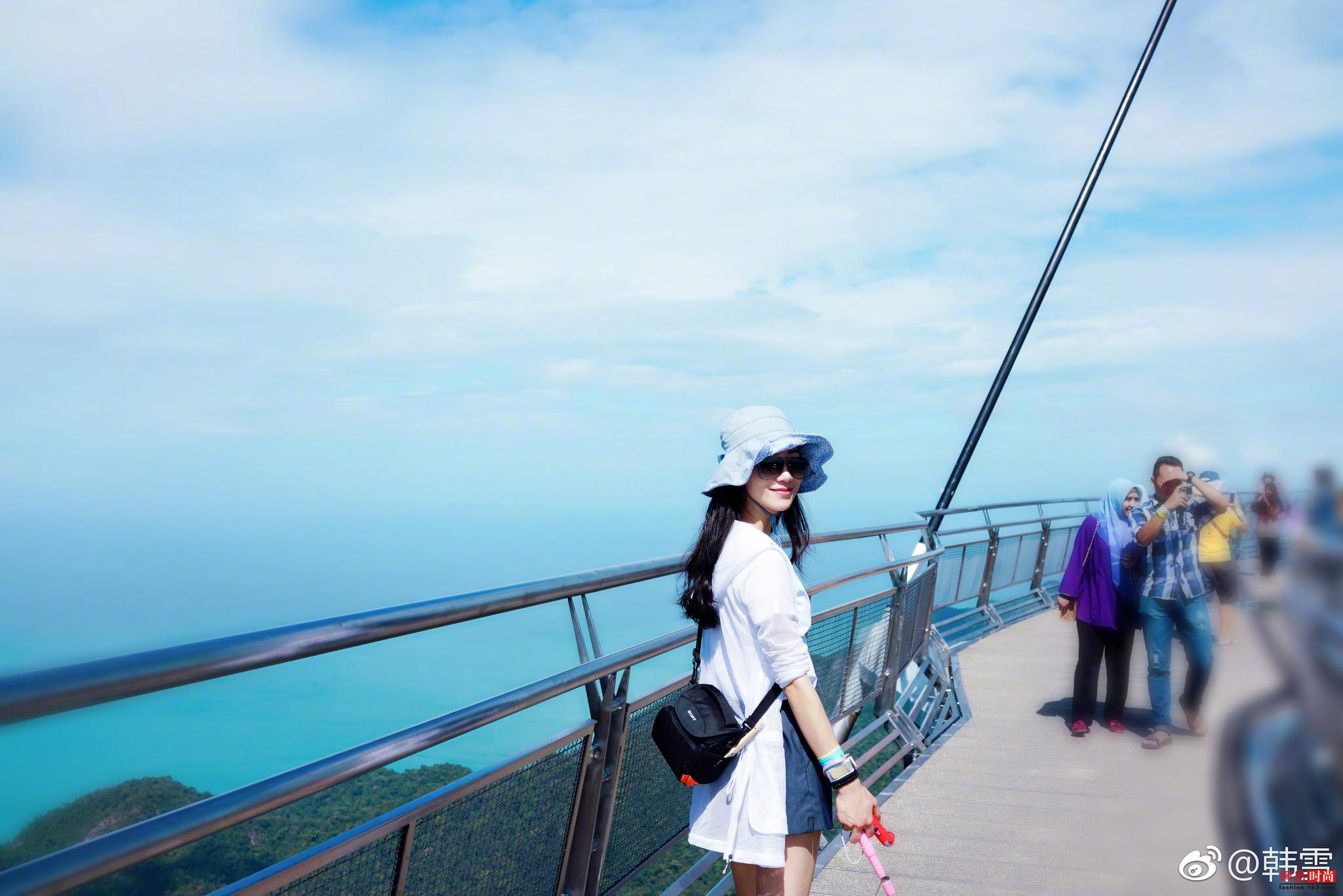 韩雪拍标准游客照美出天际 网友:拉仇恨!