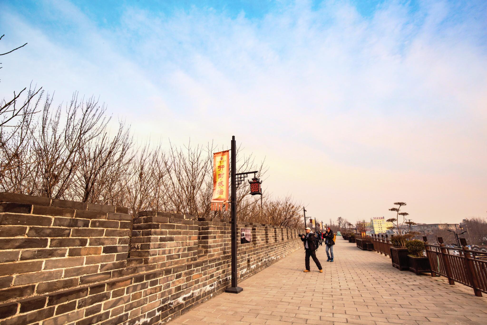 游魅力古城墙,感受开封悠久历史文化