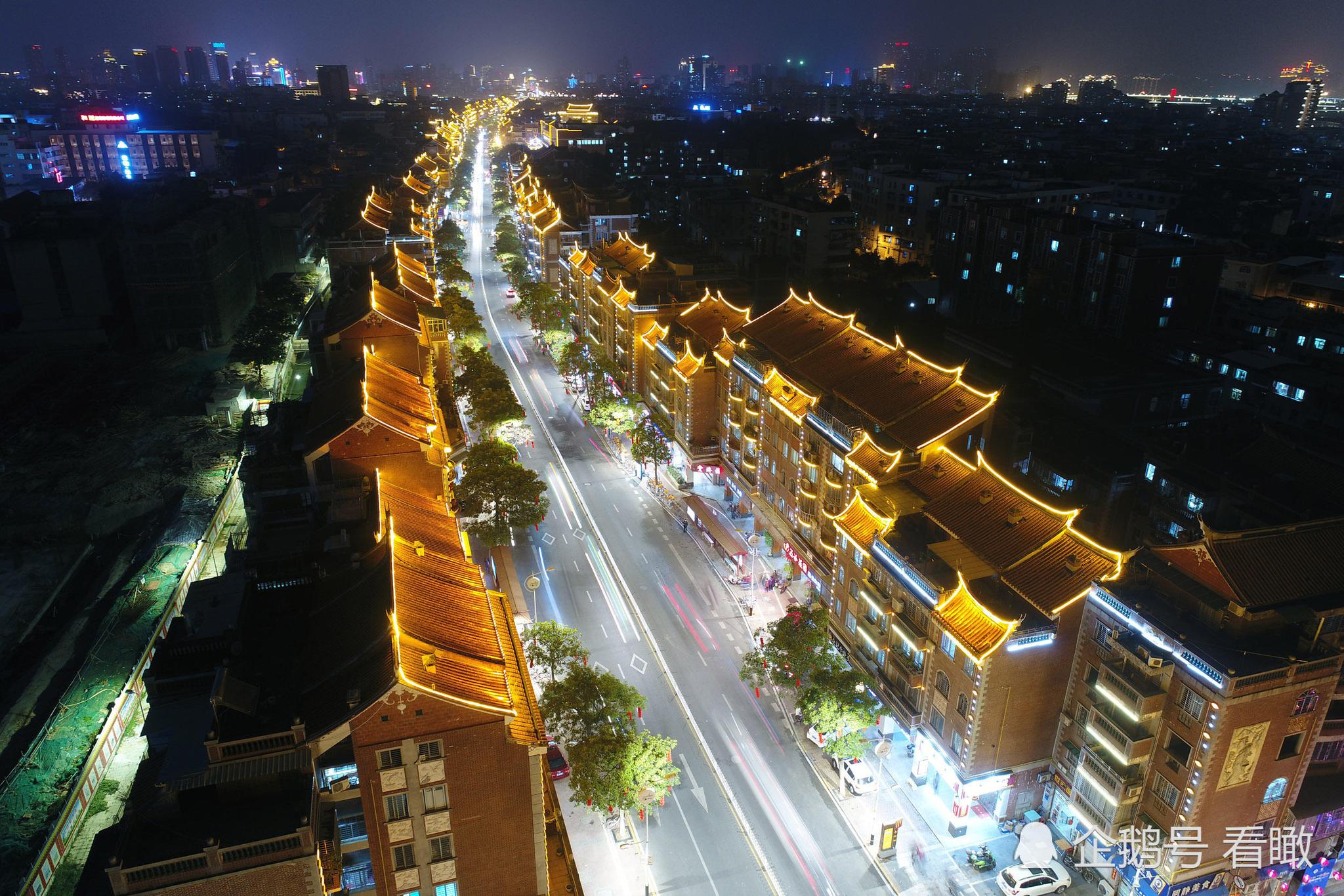元宵灯会你敢去挤人海吗开幕前夜航拍泉州古城新门街
