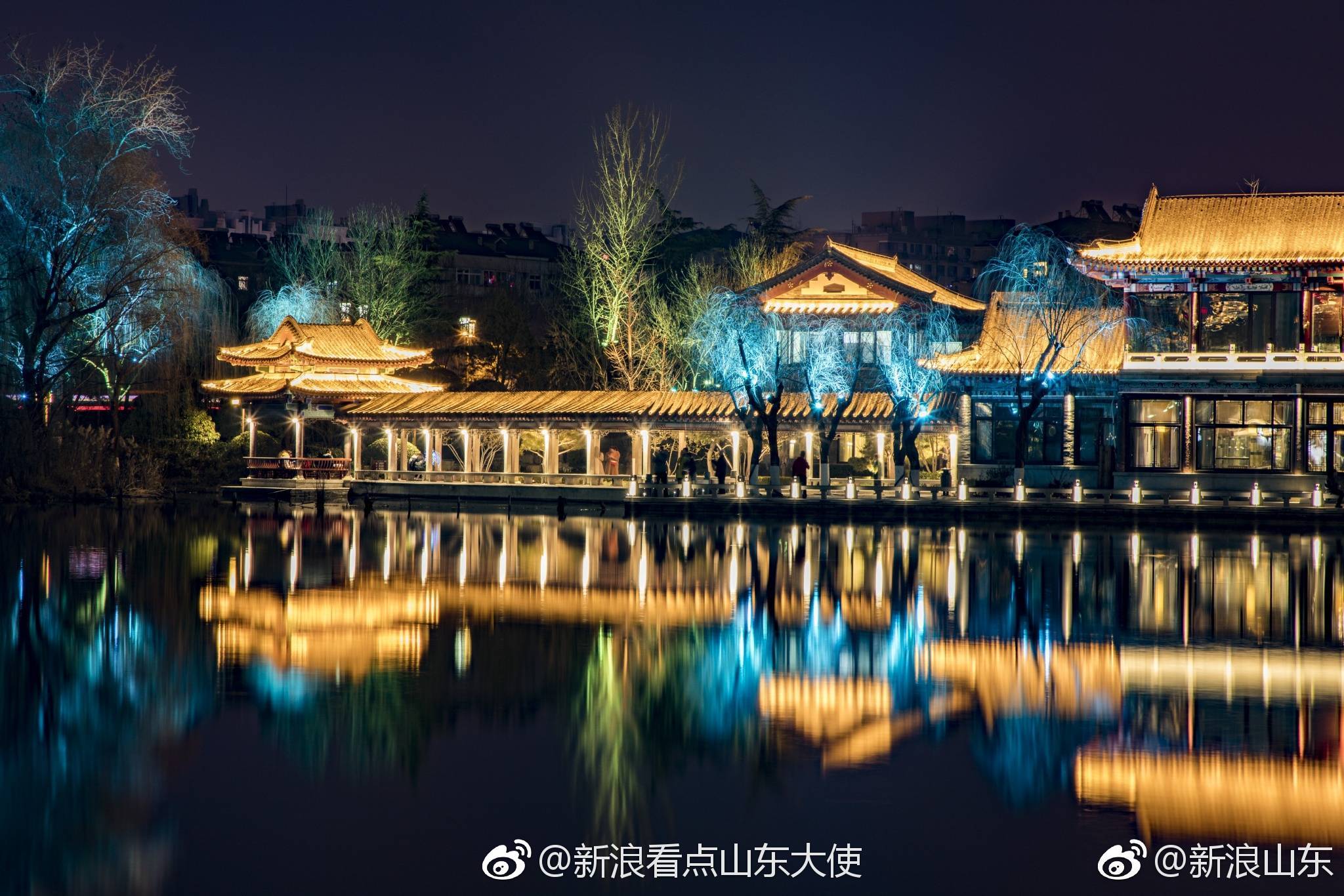 小浪原创拍摄大明湖灯光秀 正月十五约吗?[坏笑]