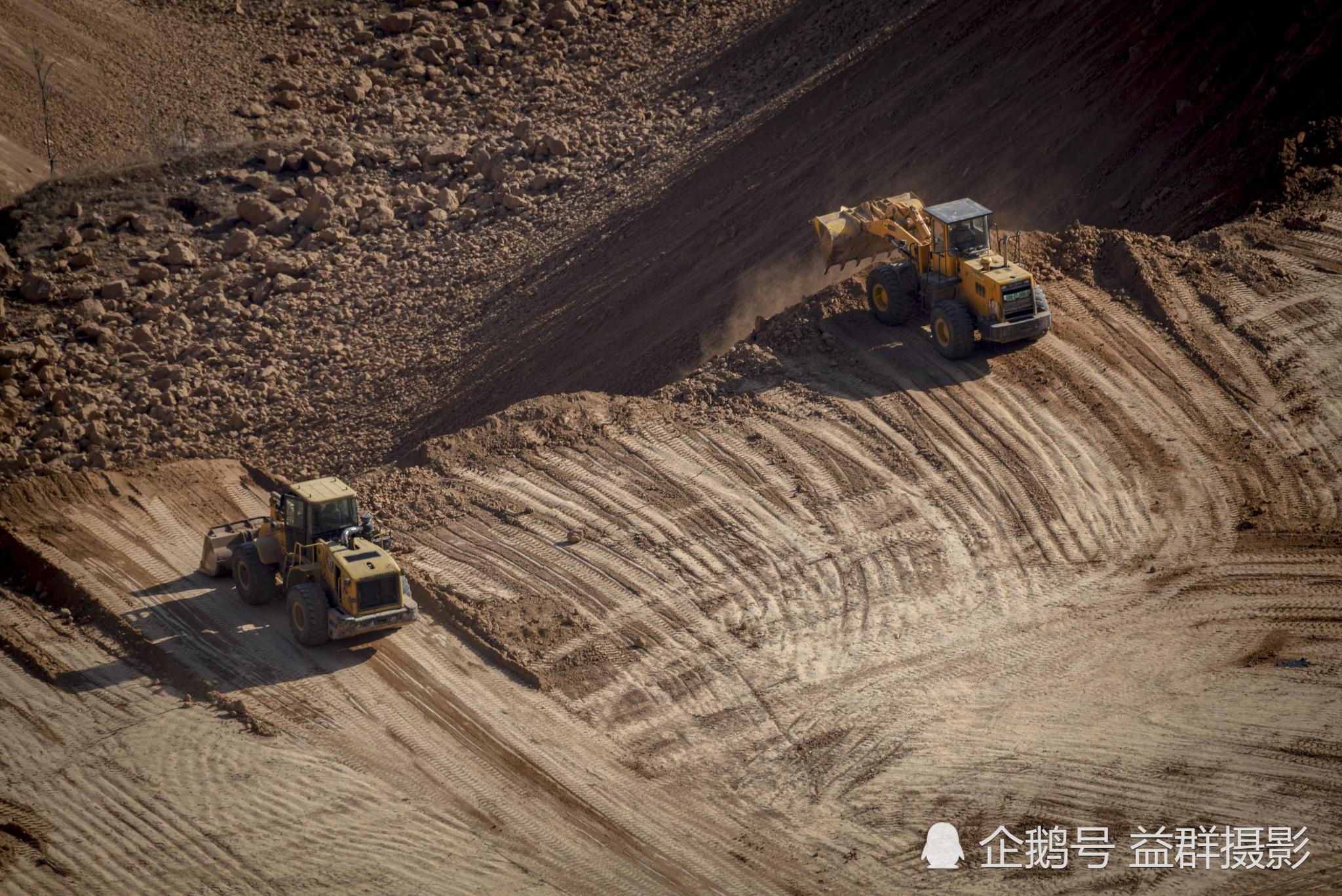 山西平陆:昔传愚公移山,今有填沟造田