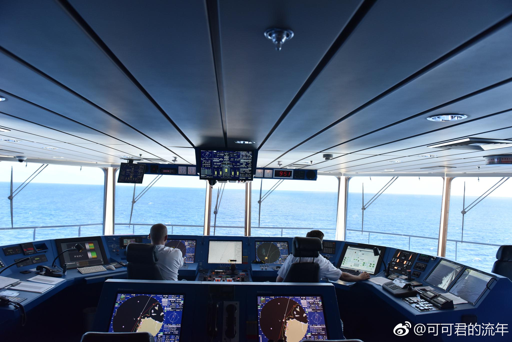 好奇心使然,第一次亲眼目睹了丽星号游轮的驾驶舱