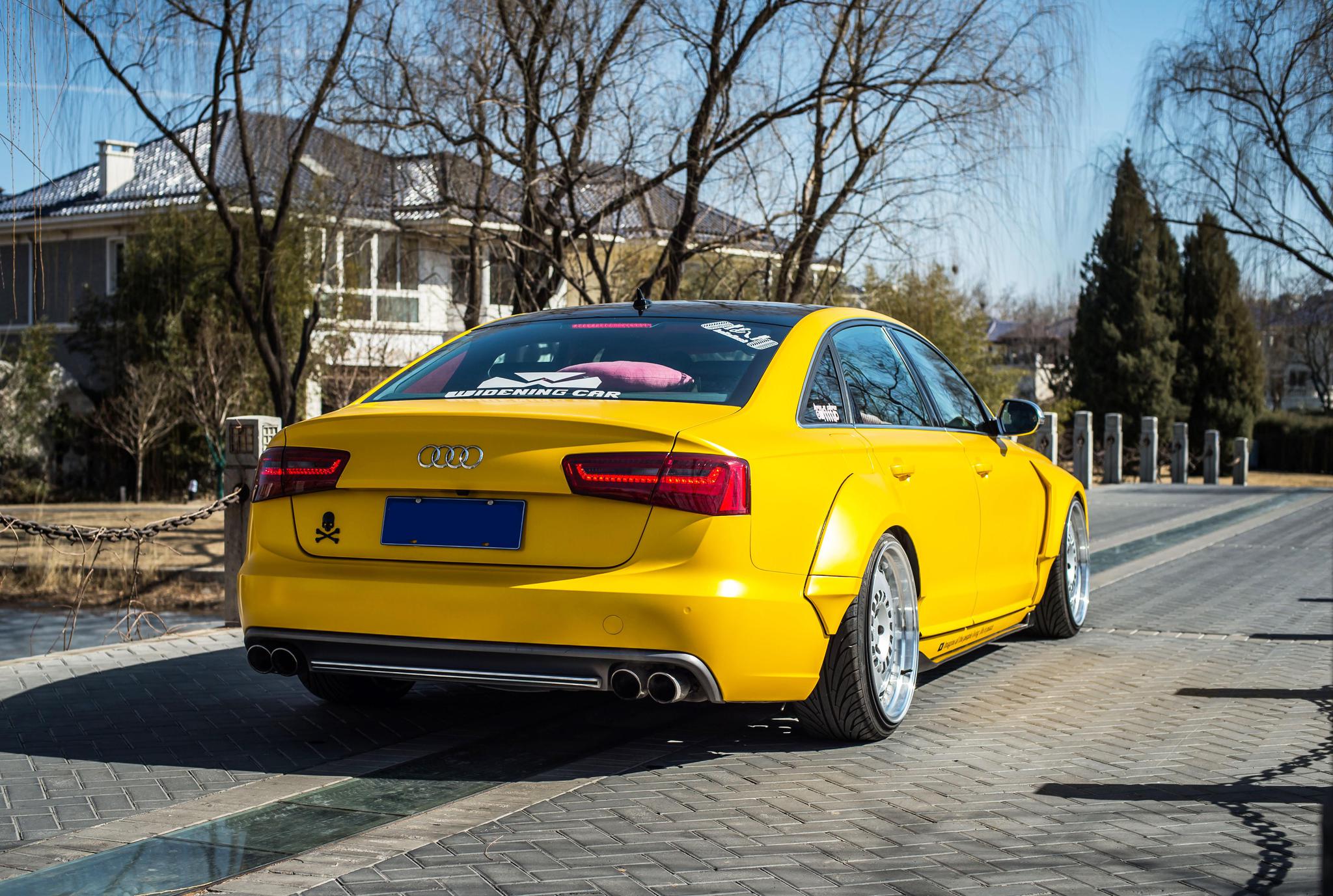 原本买来家用的奥迪a6,竟然被车主改装成宽体骚黄姿态!