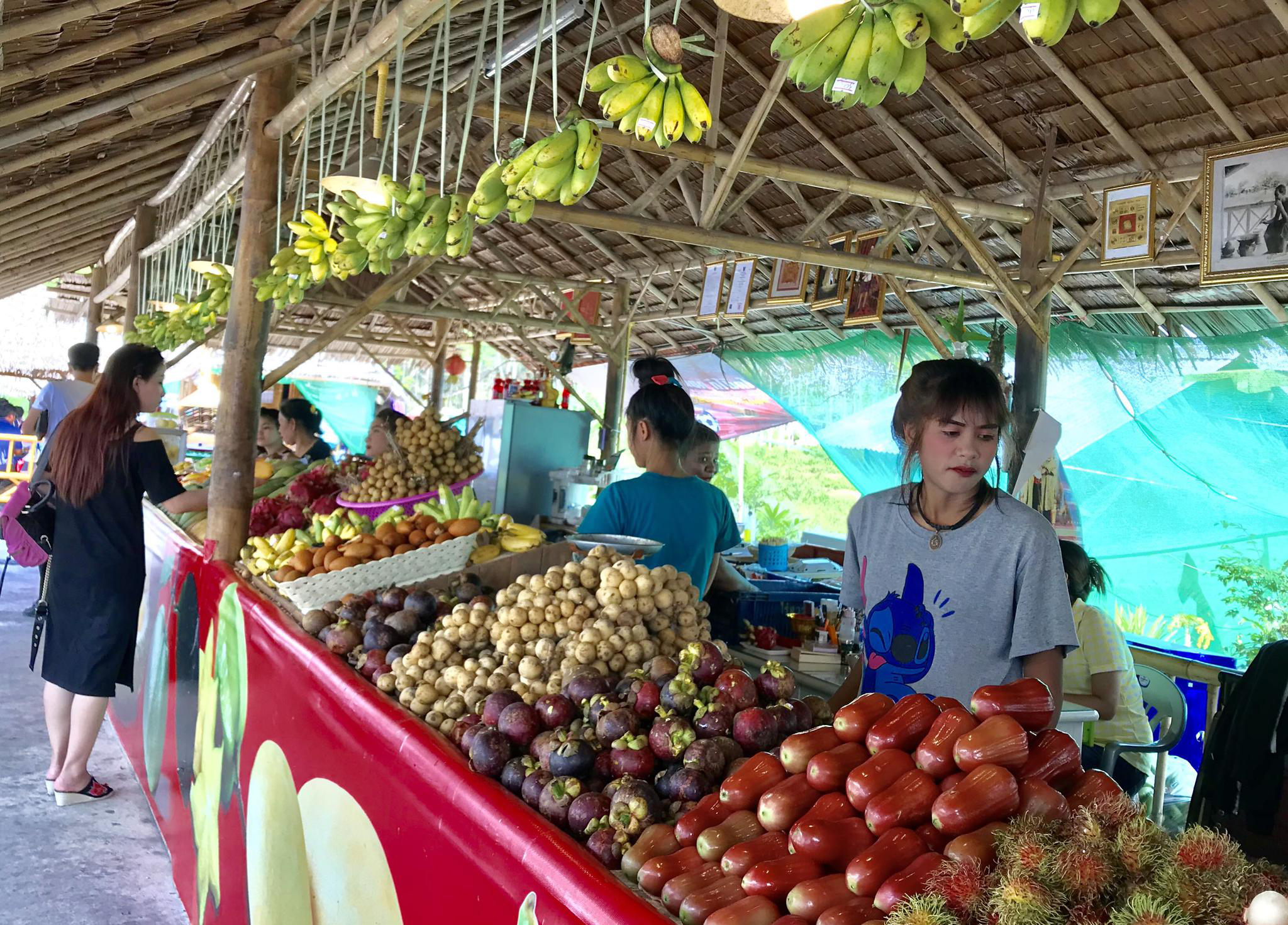 泰国普吉岛上的热带水果你认识几种呢