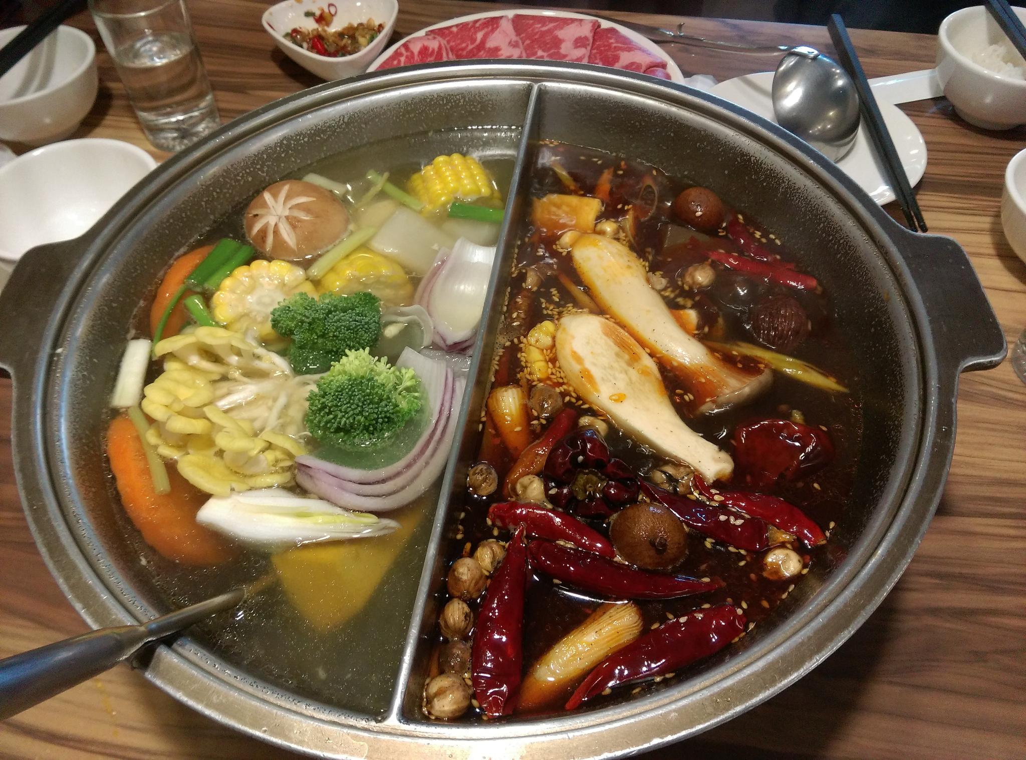 ▼火锅,海鲜,鸳鸯锅,麻辣.(图/记者戴榕萱摄)