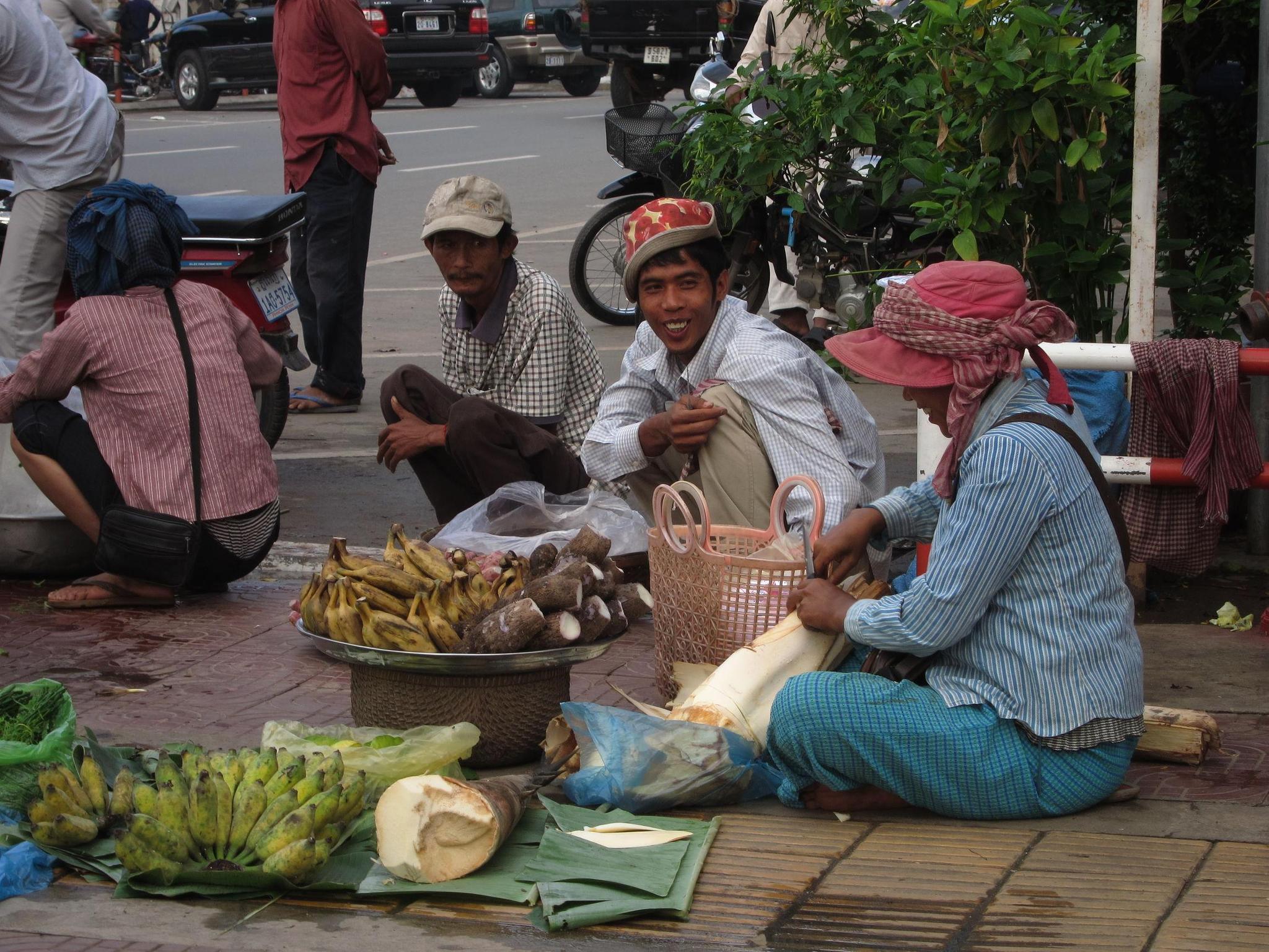 小伙单人单车骑行东南亚,实拍柬埔寨真实的市井生活