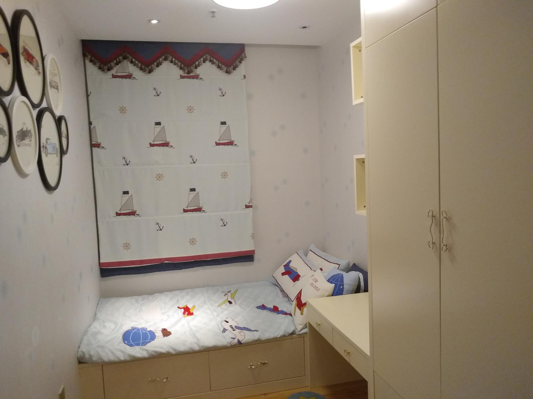 儿童房真的很狭小,要充分利用好每一寸空间