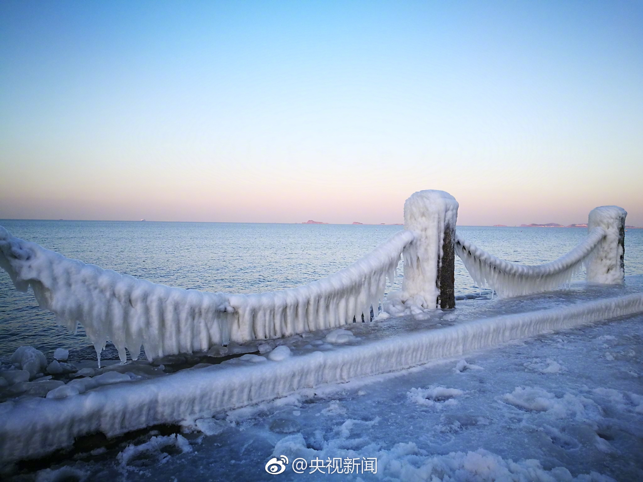 海水拍岸 滴水成冰