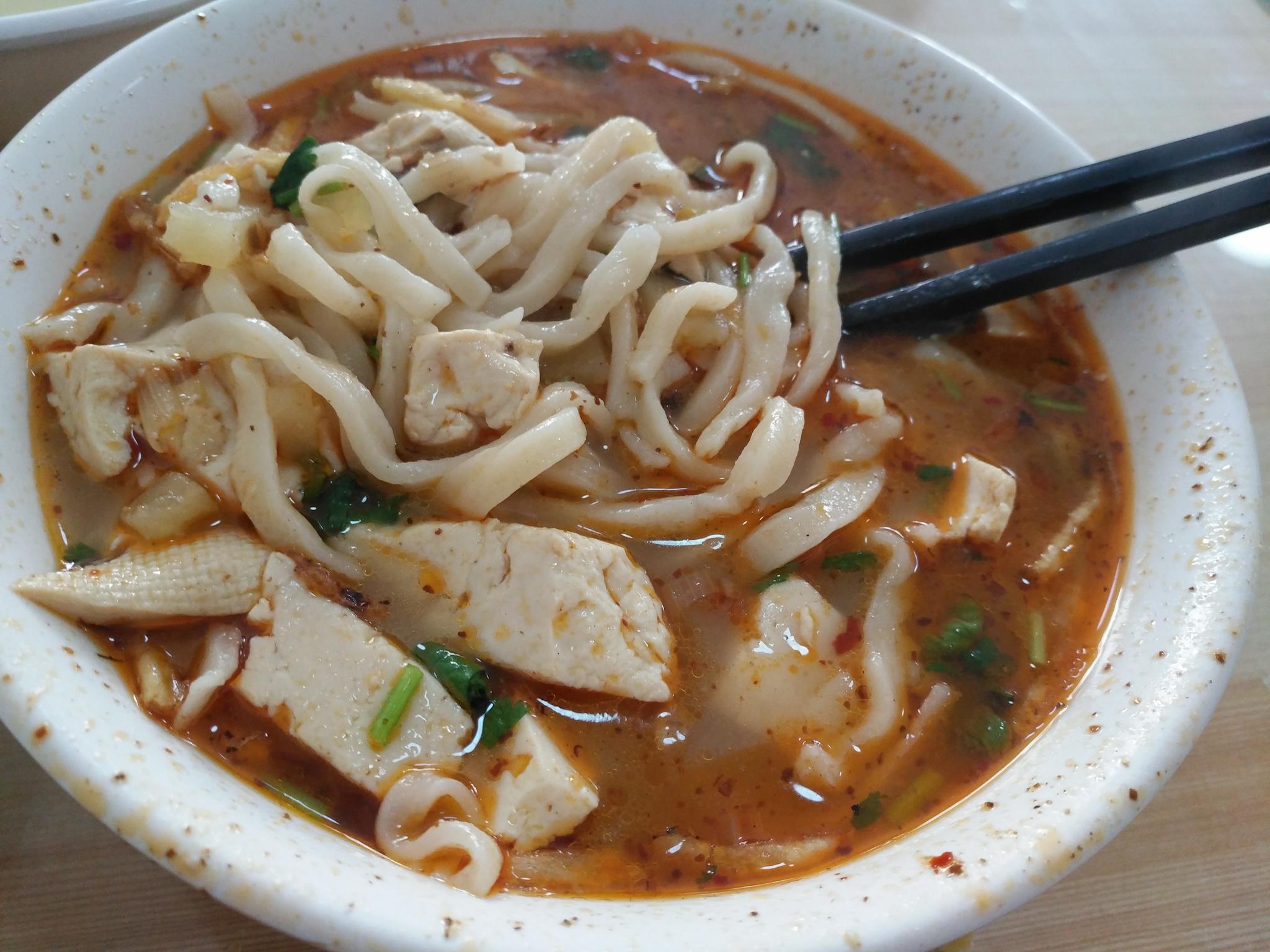 在神木这家杂碎店5元吃4碗,土豆丝 米汤 杂碎 泡菜