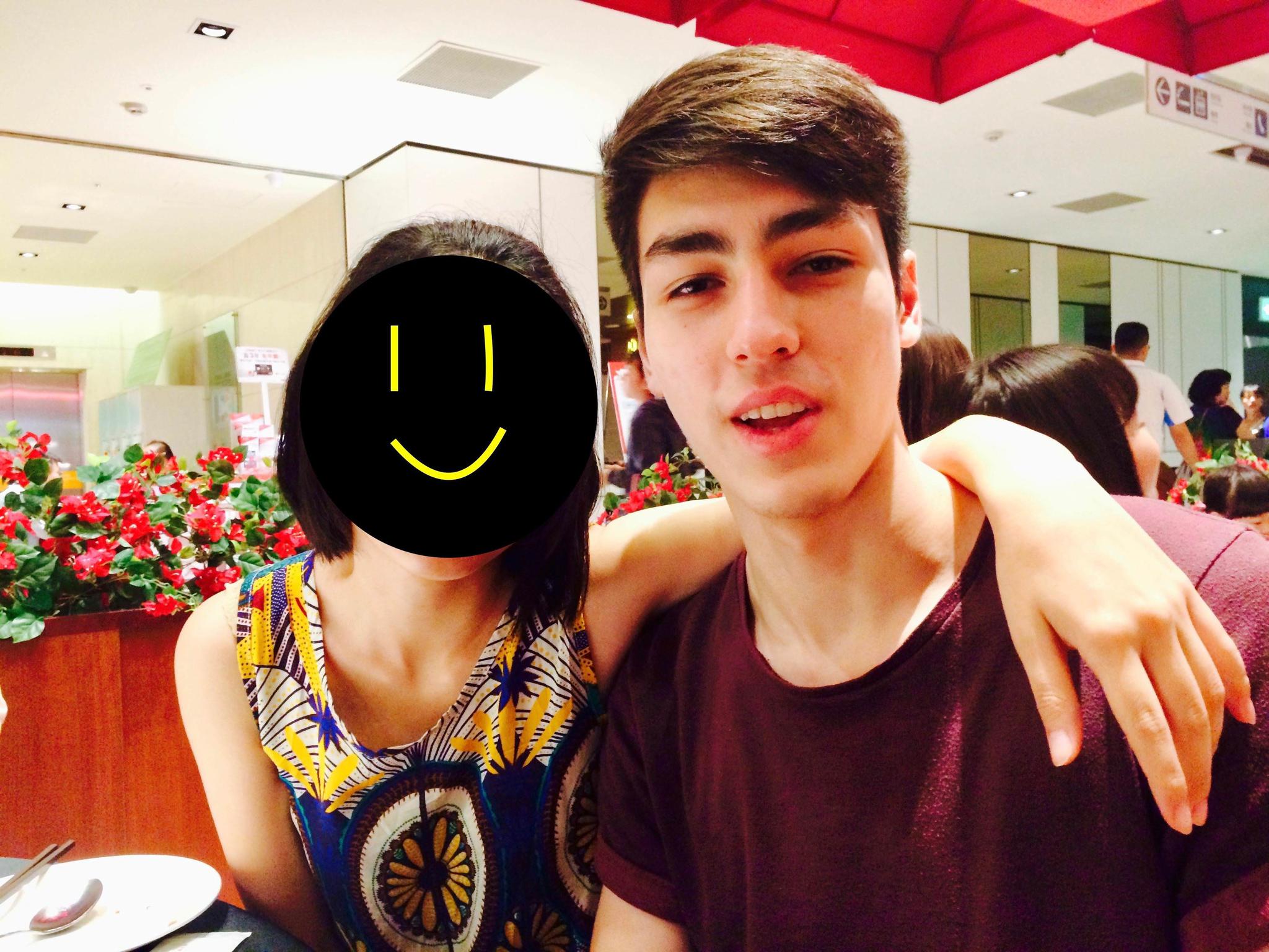 18岁就身高一米九 中英混血男孩颜值爆表