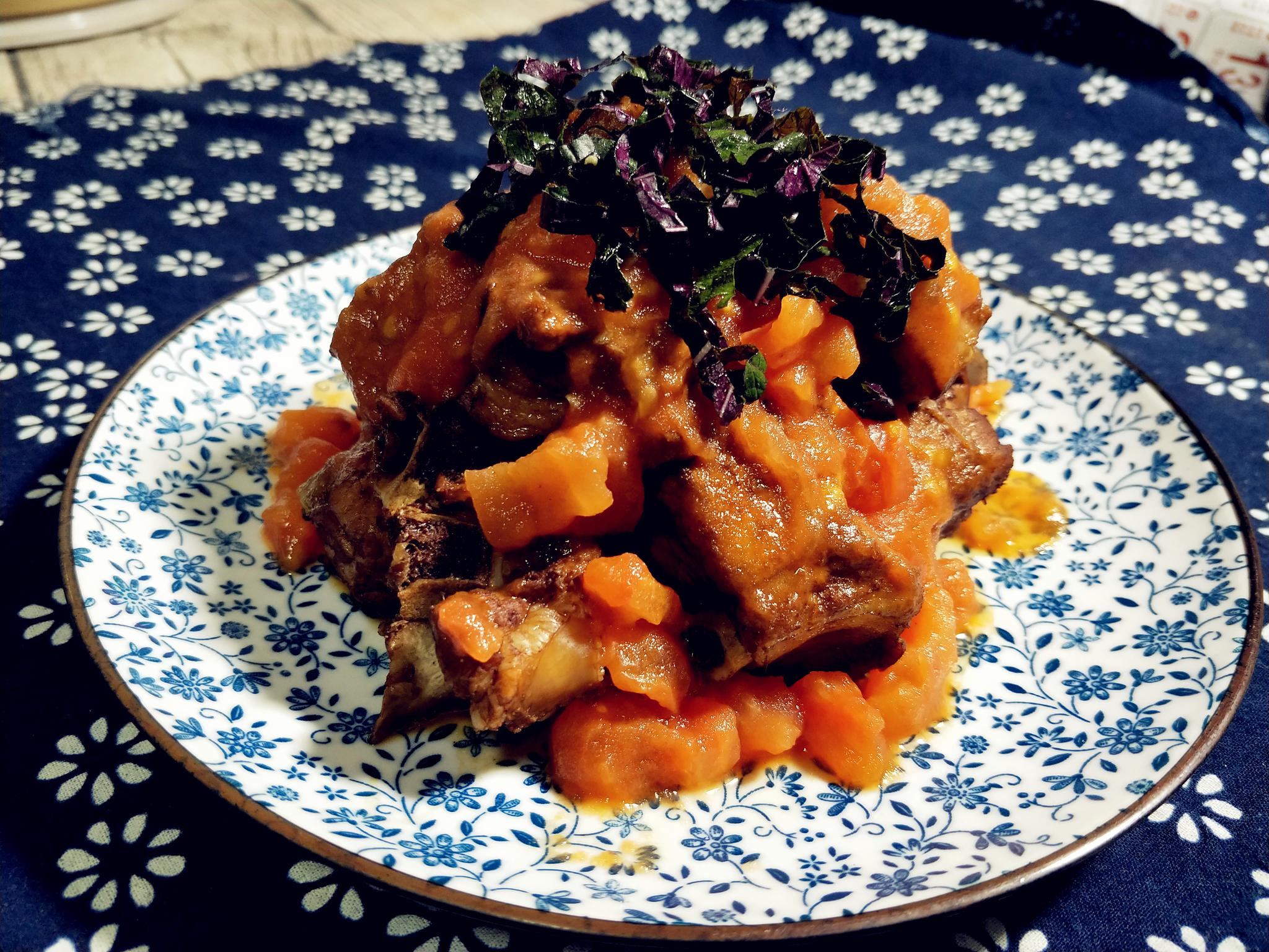 只需加些紫苏,做出来的排骨味道鲜美,不油腻,大人小孩都爱吃!