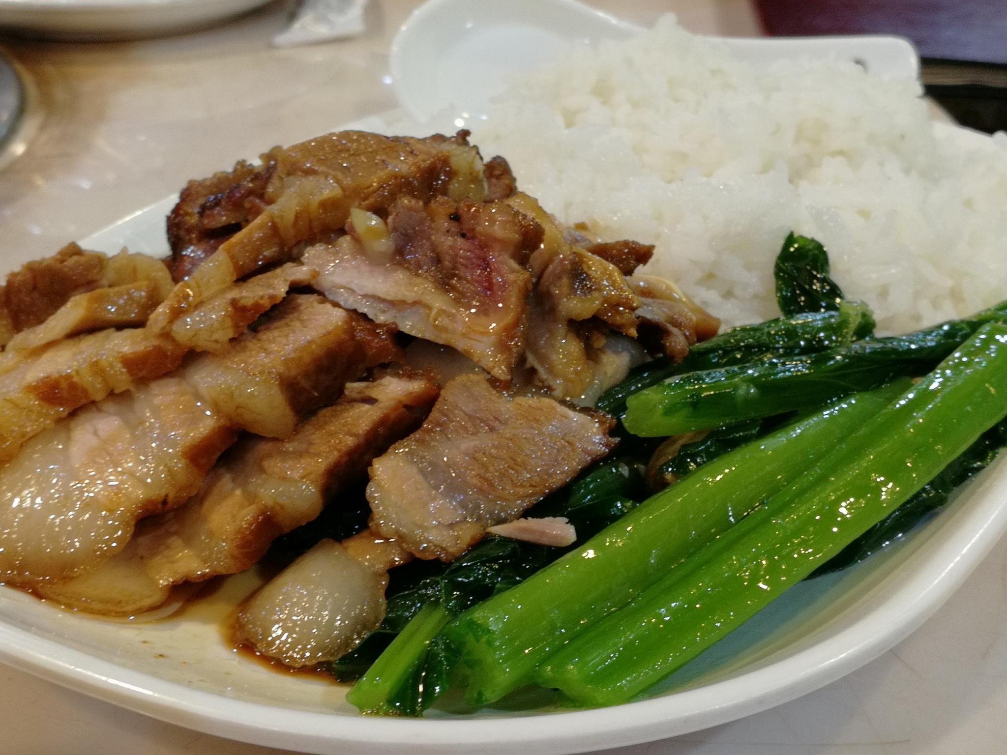 虽然只是一份卤肉饭,但却让人吃出美味大餐的感觉