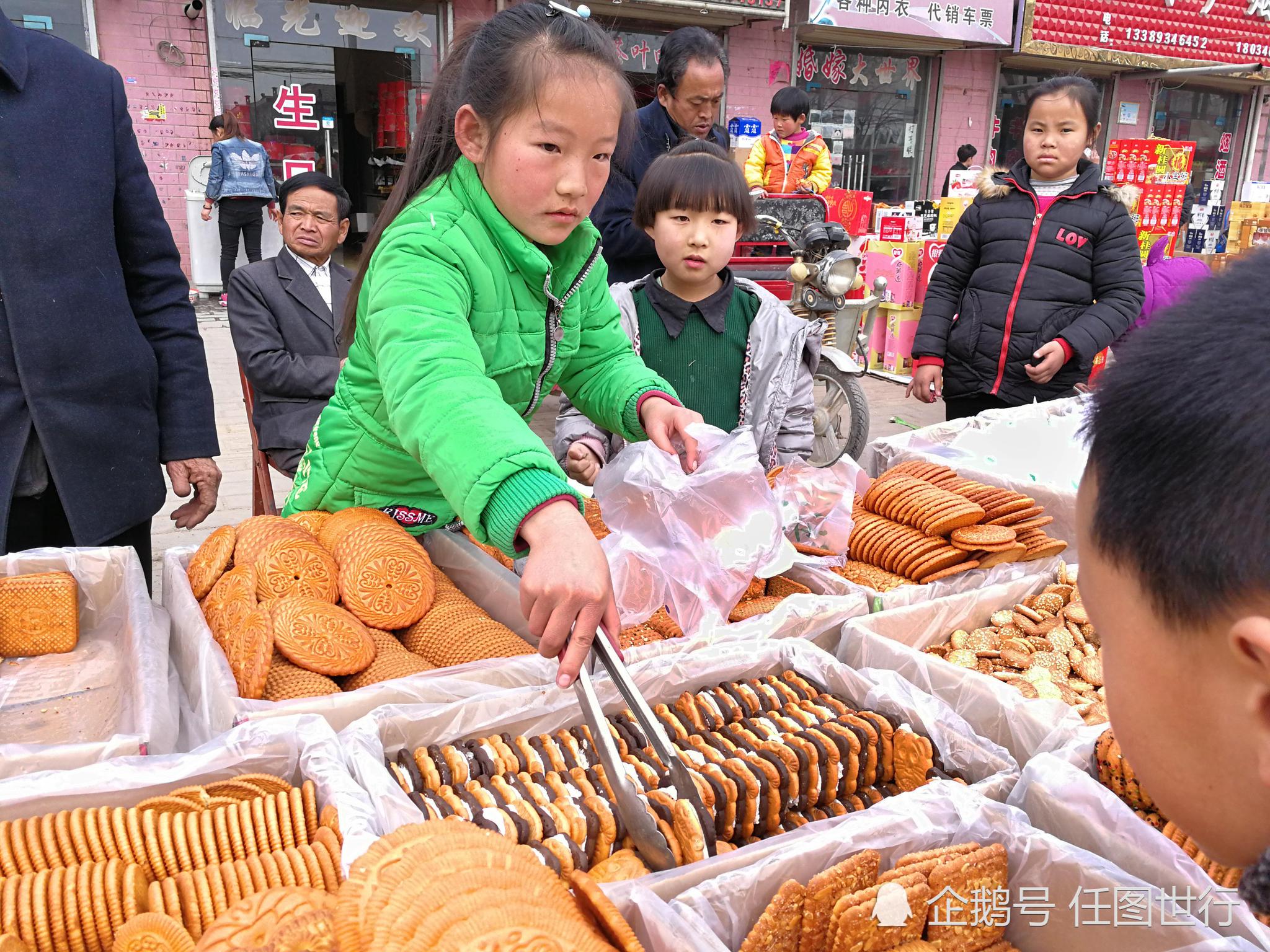 乡村集市上的"小老板",10岁孩子一天卖货5000元,你怎么看