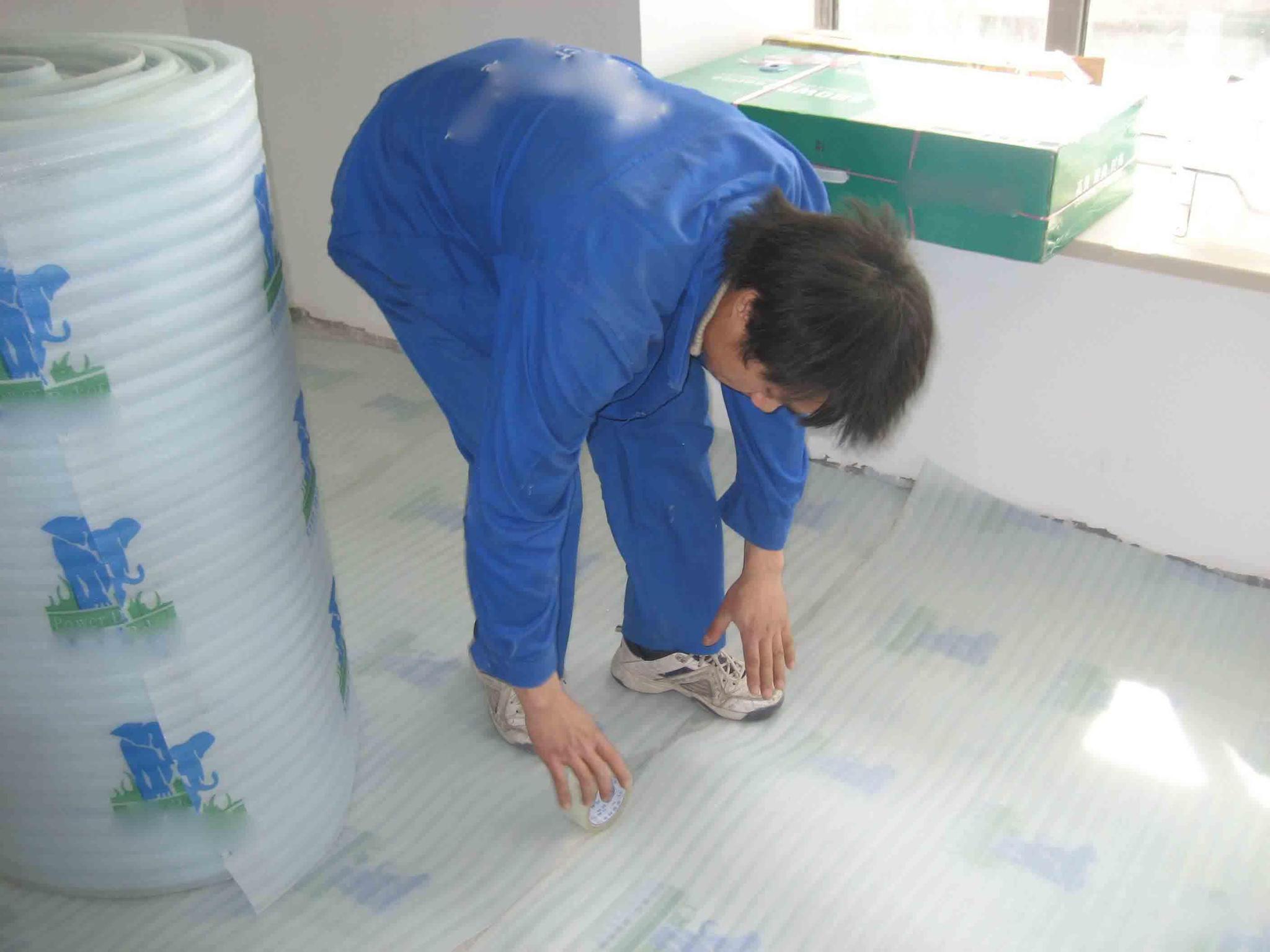 地板下用防潮垫还是软木垫?原来和楼层有关系!合肥人记住了