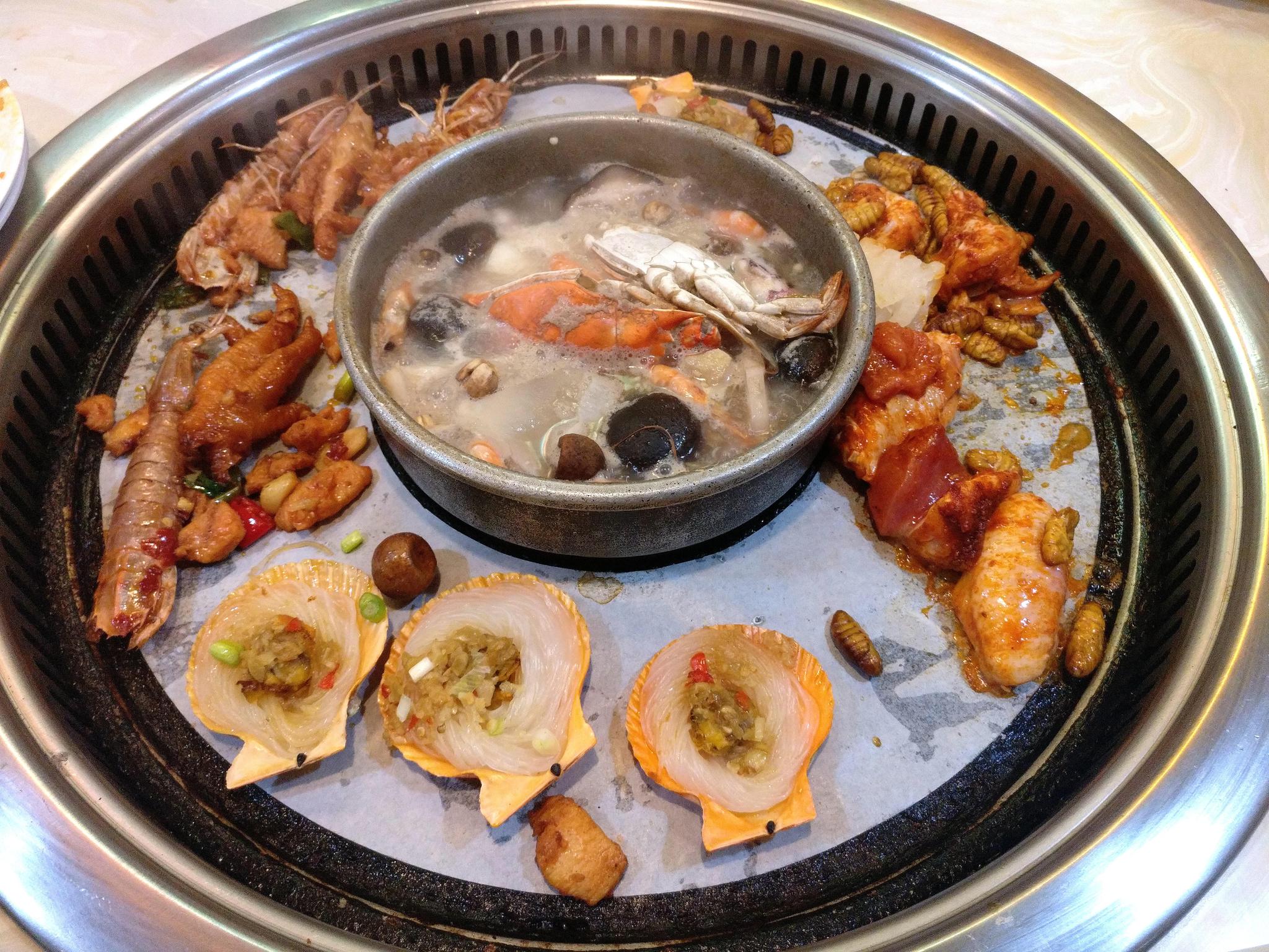 老公请吃自助餐品种太多吃到扶墙出来才花了130元太值了