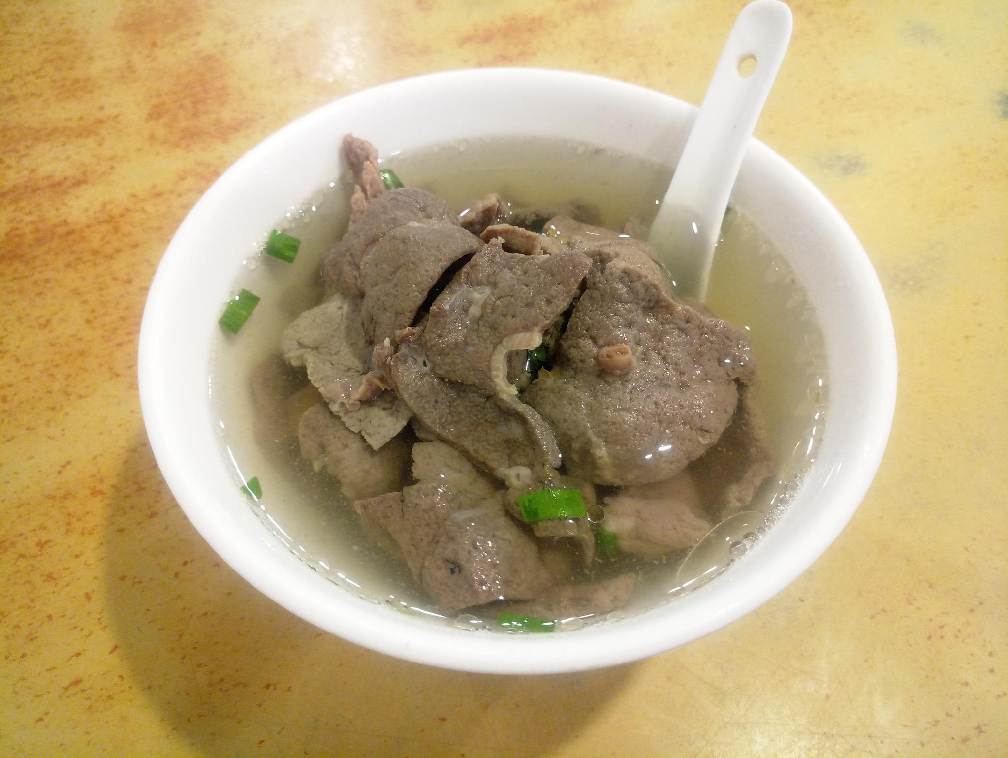 大碗牛三星汤10元,还不错,就是牛肝太多了.