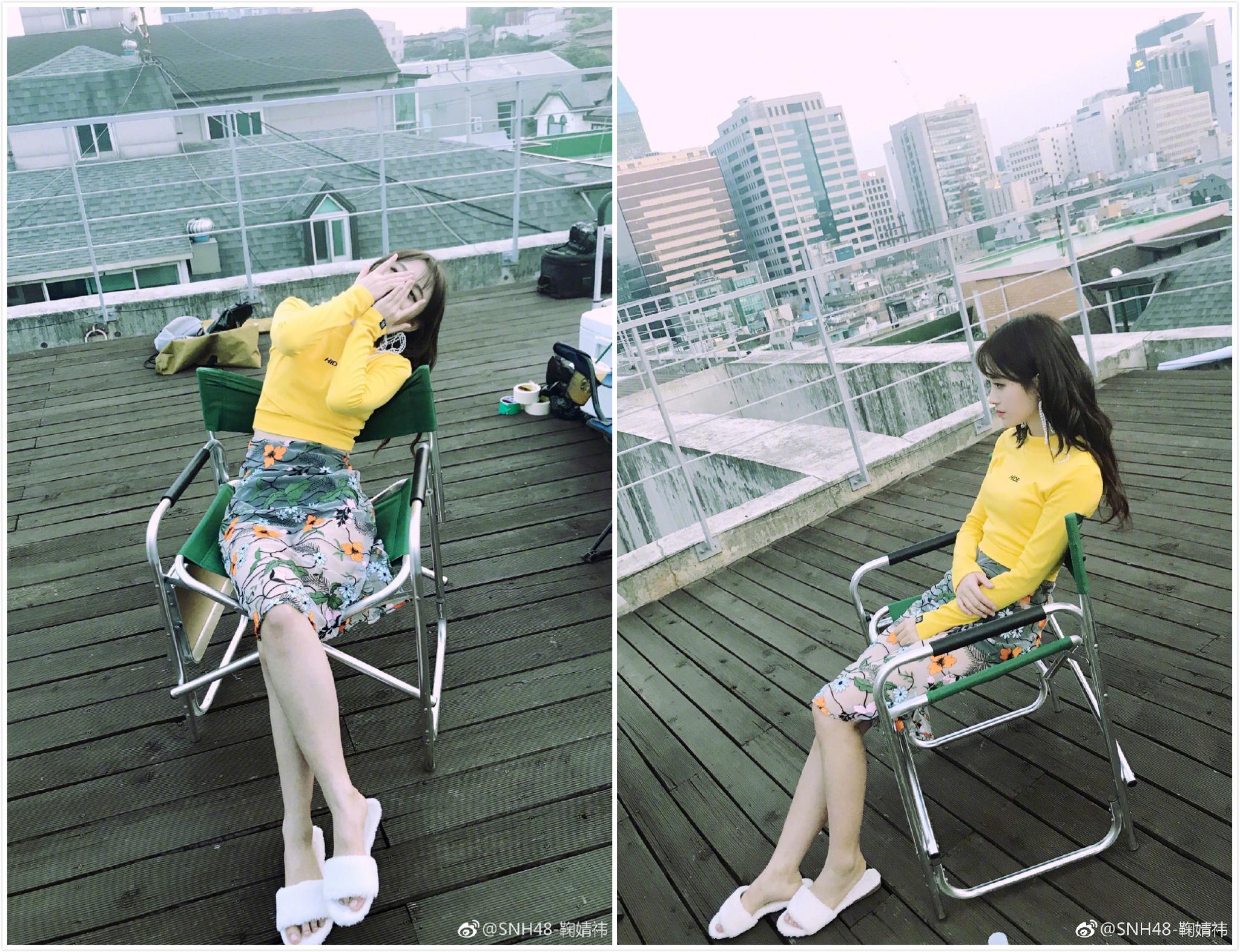 鞠婧祎衣品真好,丝绒外套搭配破洞裤,这套机场时装美呆了