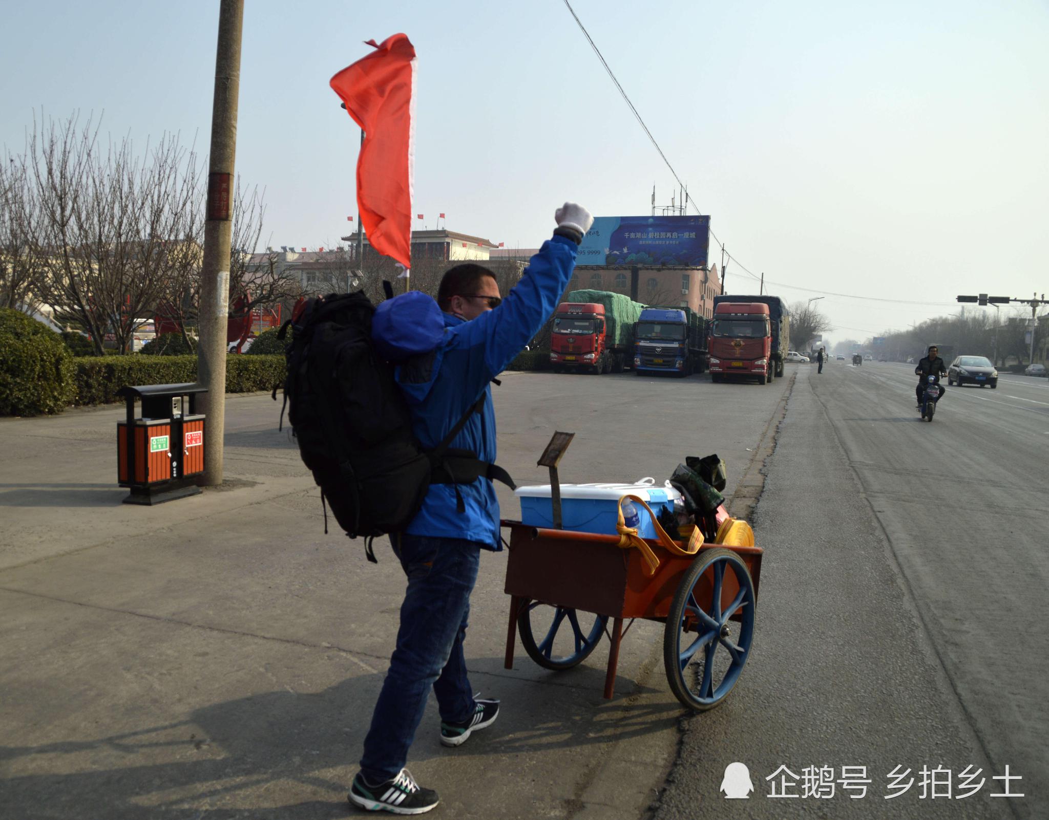走一路播一路,石家庄小伙徒步推车去拉萨