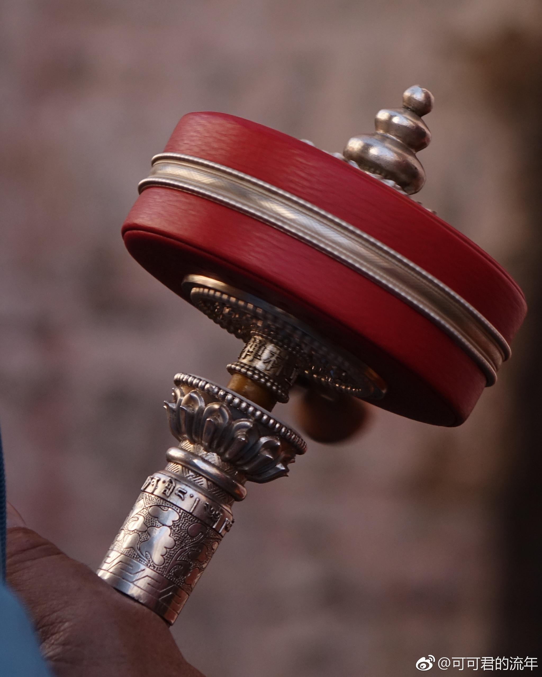 在拉萨城呆了几天,除了阳光这个城满是祈福朝拜转经筒的人