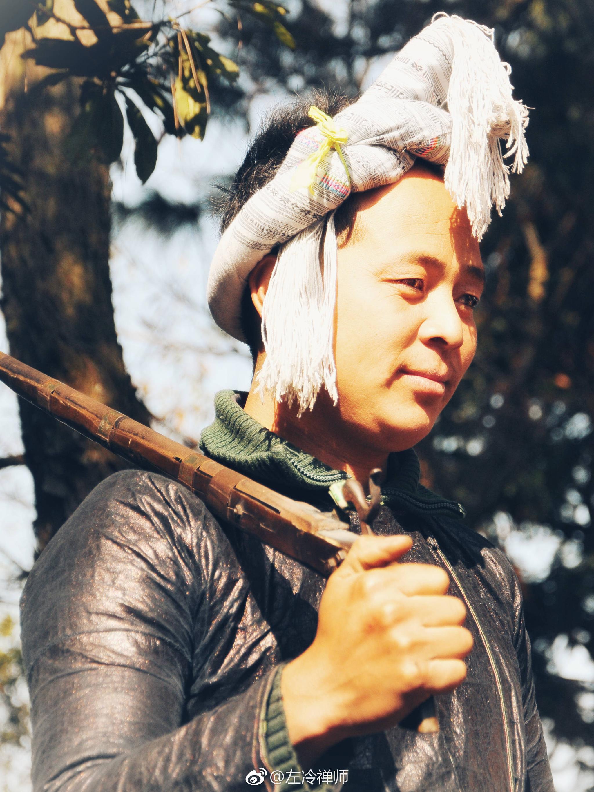 中国最后一个枪手部落—岜沙苗寨_新浪看点