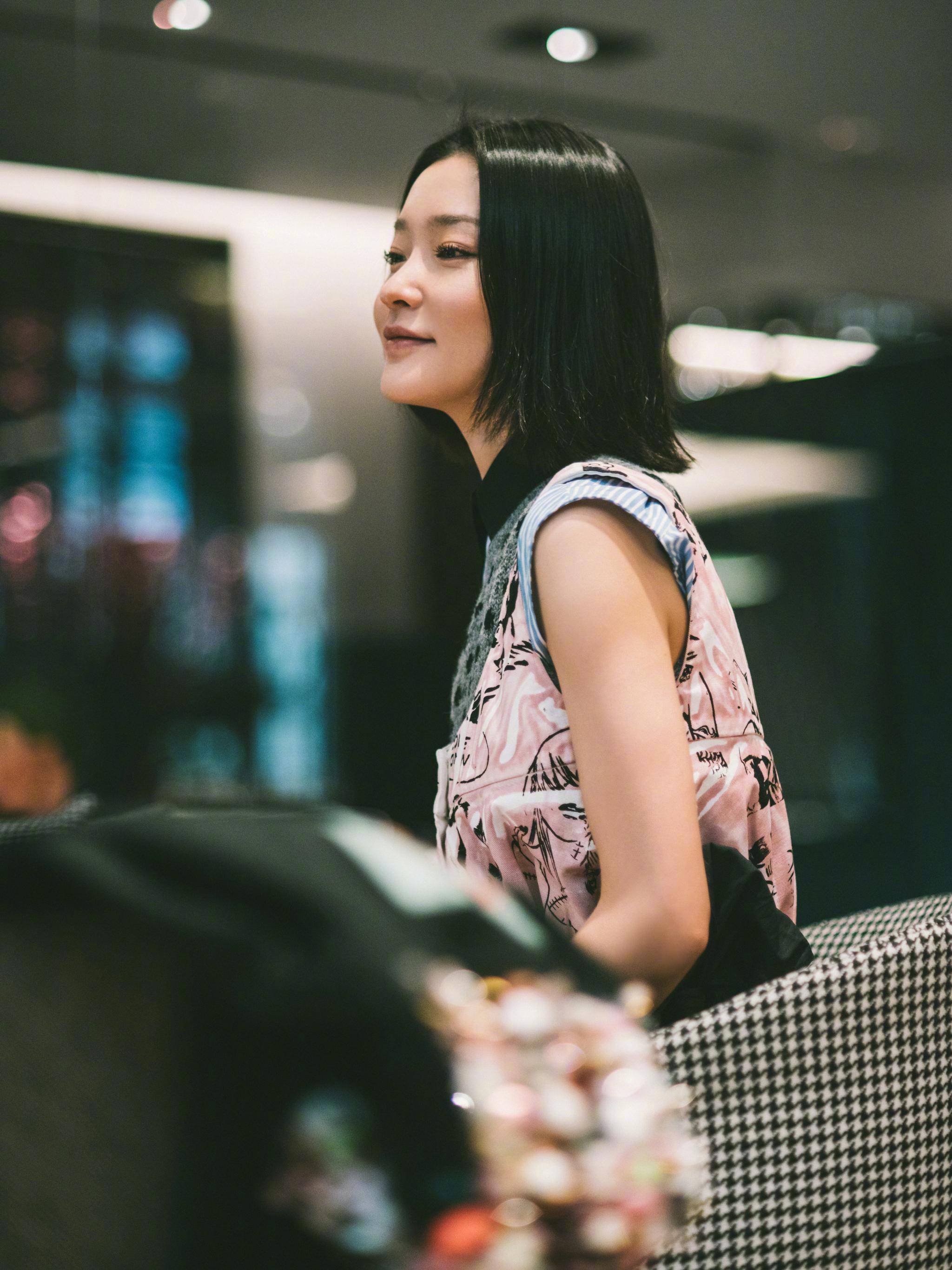 杜鹃拍摄的一组如电影场景般的时尚大片