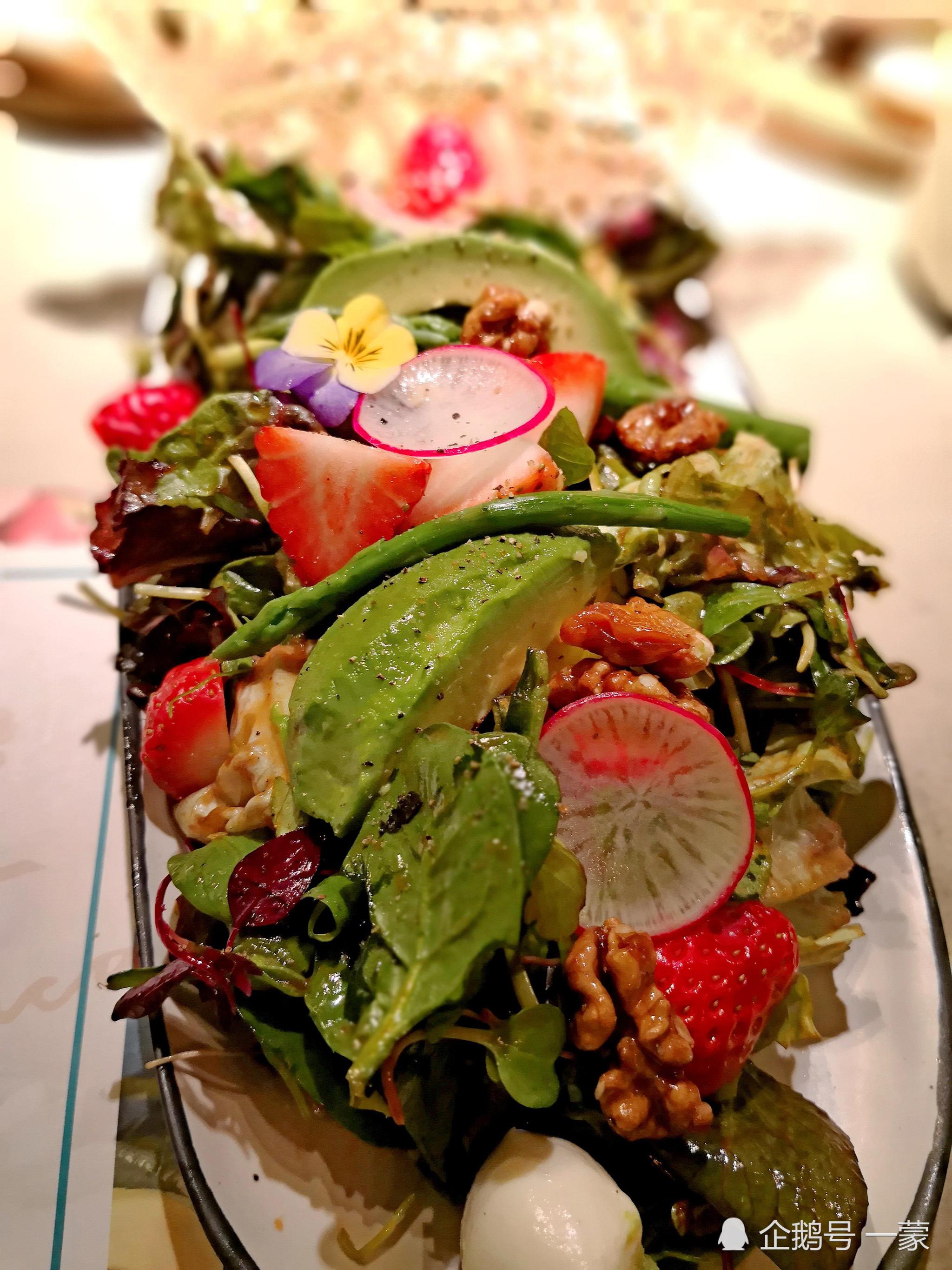 钢筋水泥中的世外桃源 实拍网红tomacado花厨