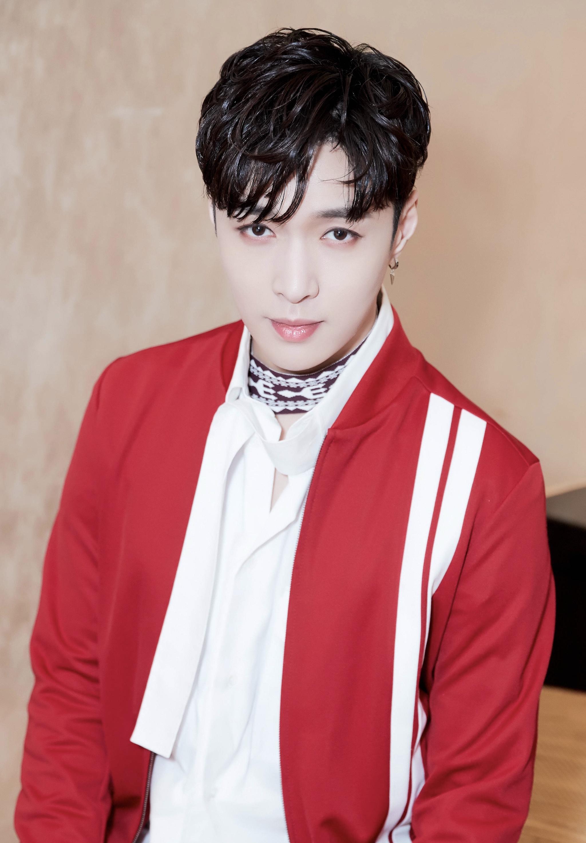 张艺兴上演法系严厉,吴亦凡成魔系代言人!