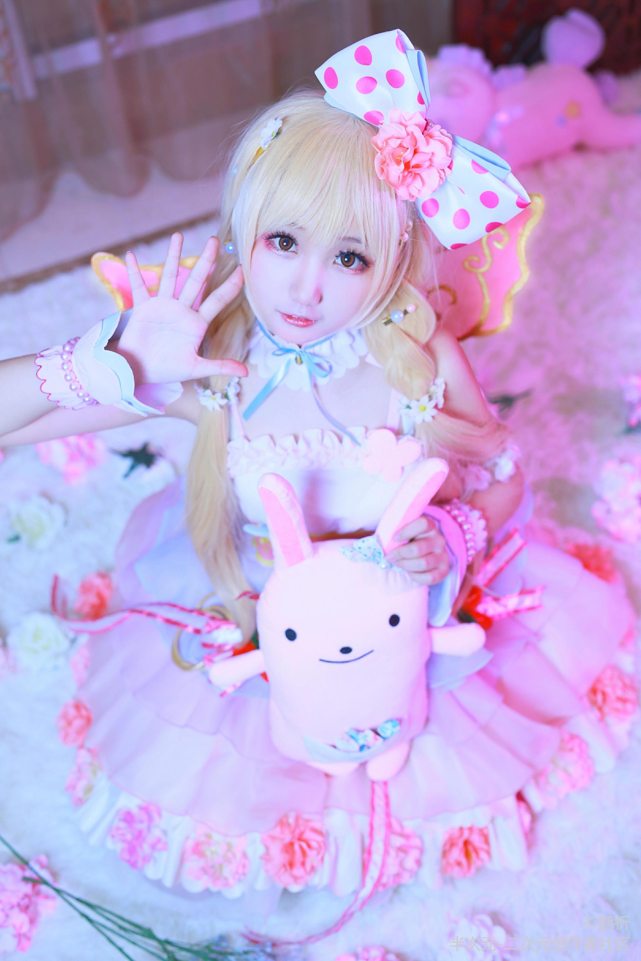 双叶杏cos可爱萌新小姐姐越来越可爱了美美的捏捏脸蛋