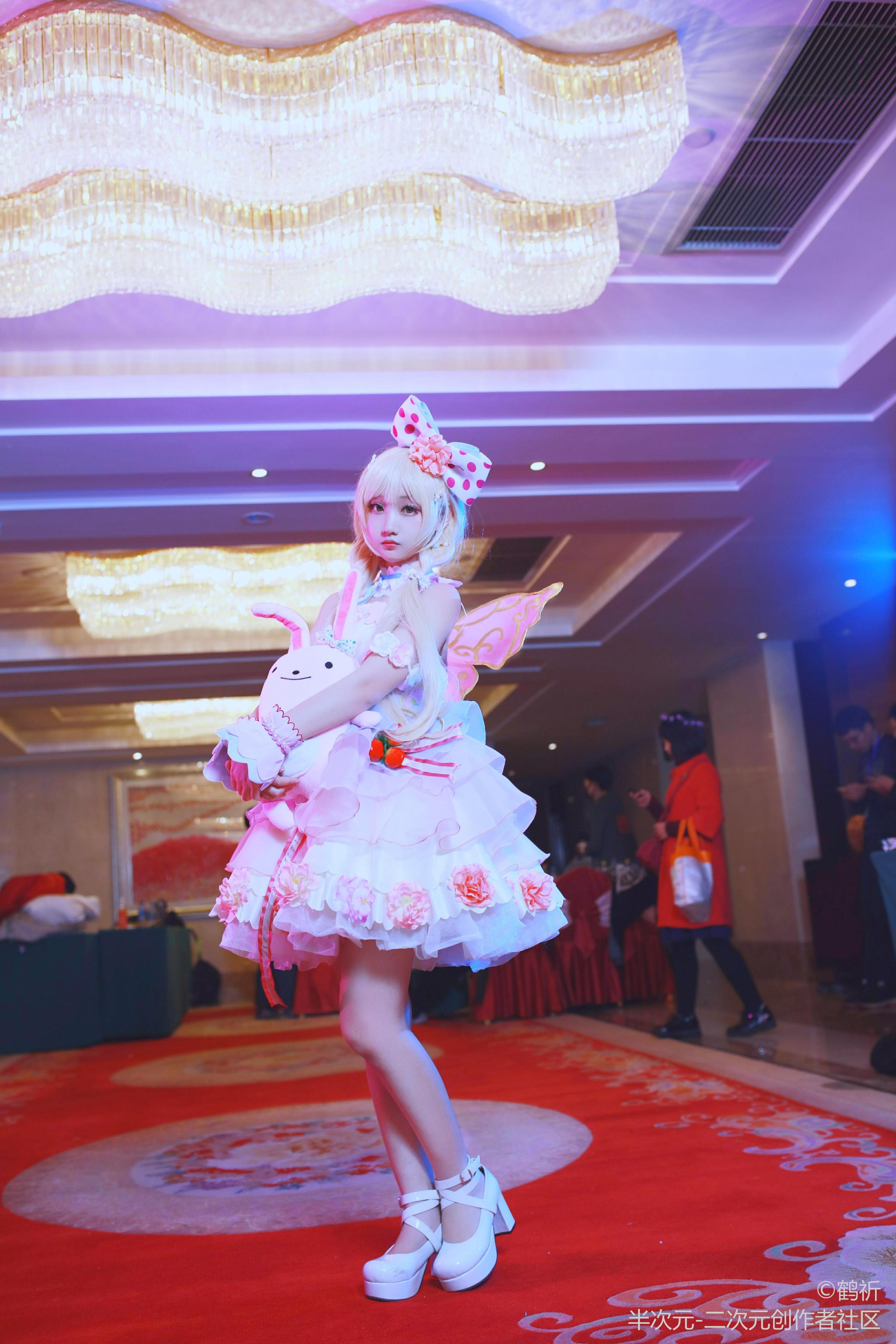 双叶杏cos可爱萌新小姐姐越来越可爱了美美的捏捏脸蛋