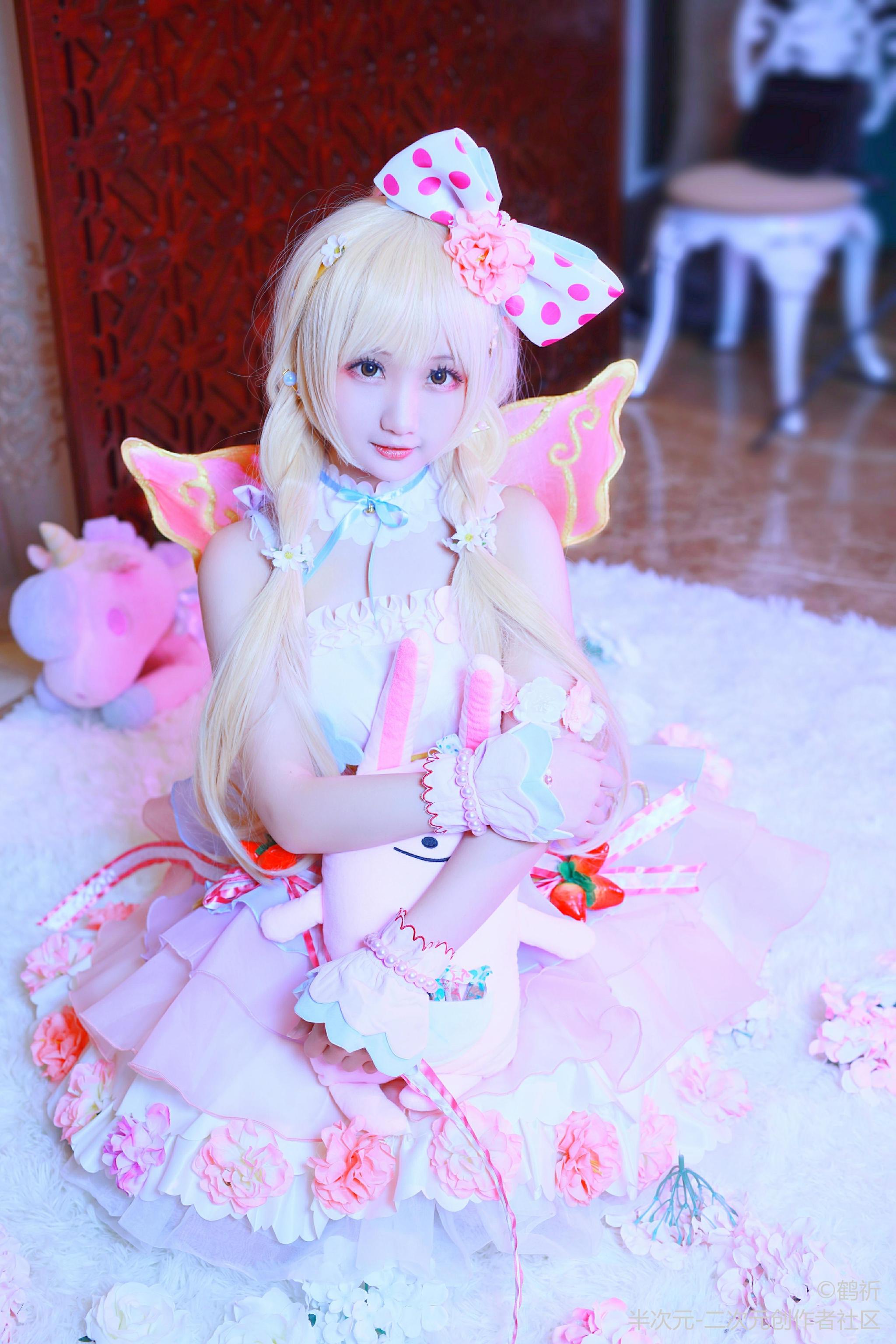 双叶杏cos可爱萌新小姐姐越来越可爱了美美的捏捏脸蛋