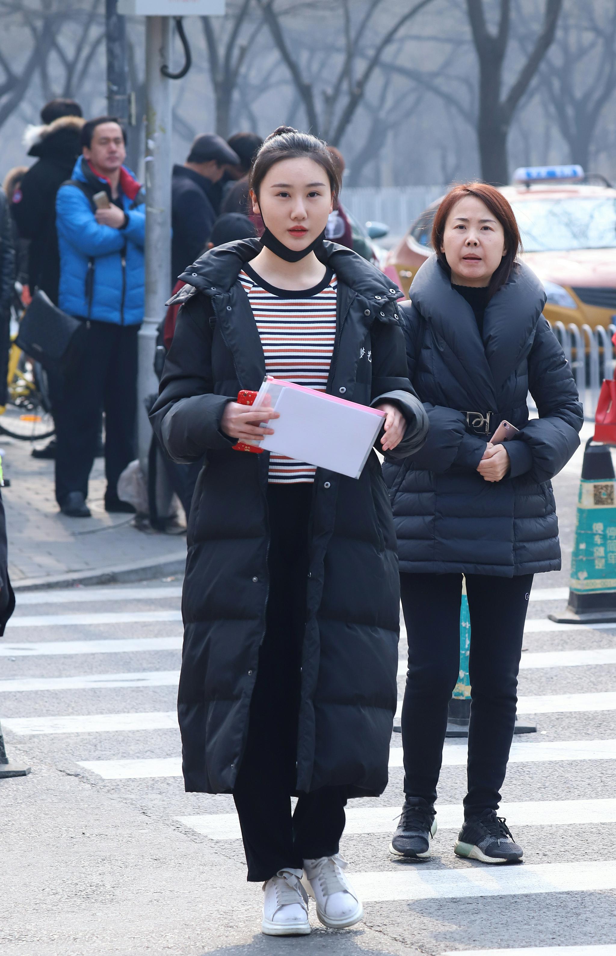 2018年北京电影学院艺考现场颜值高的美女考生真不少