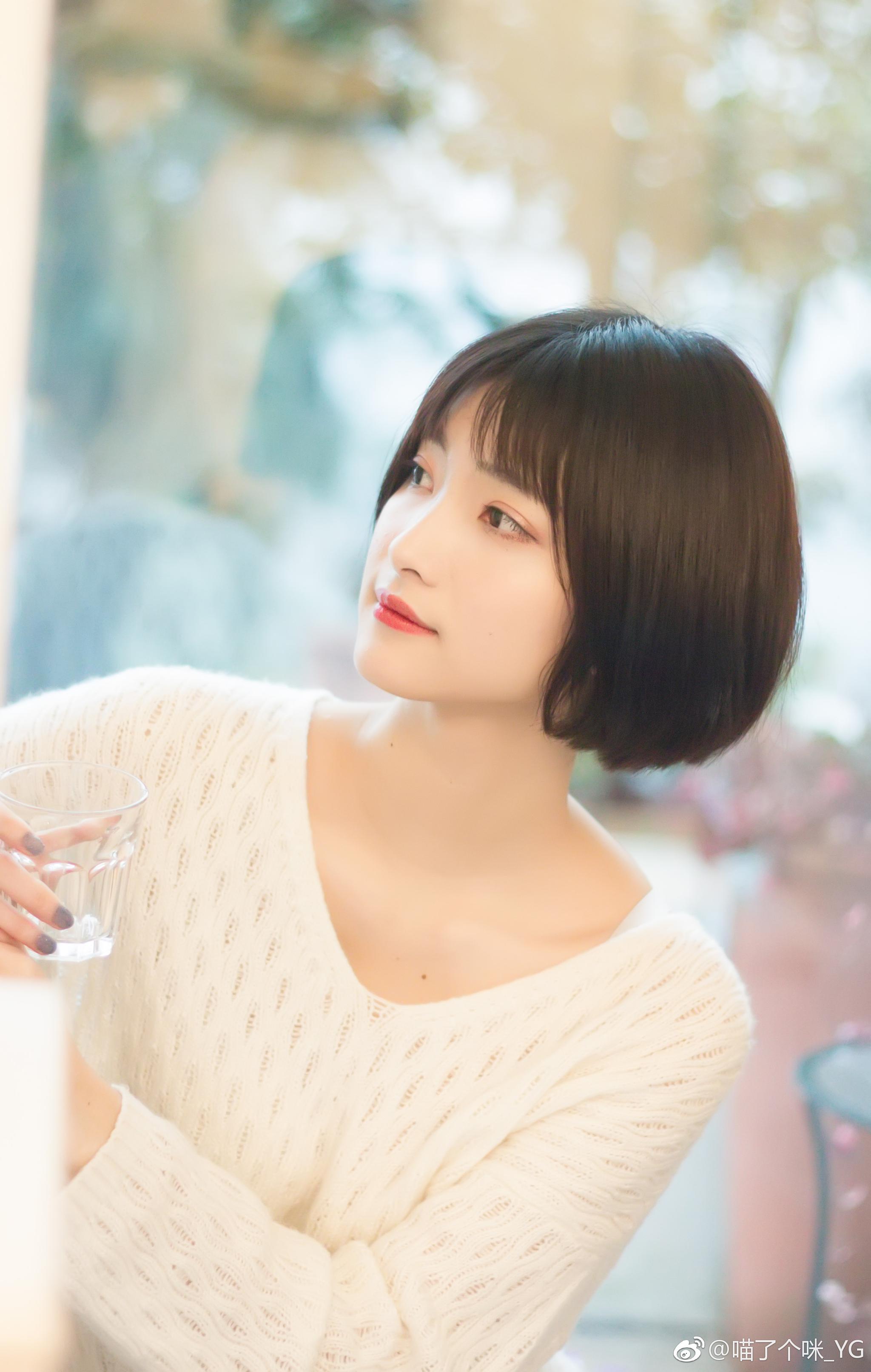 愿你成为自己的太阳无需凭借谁的光出镜