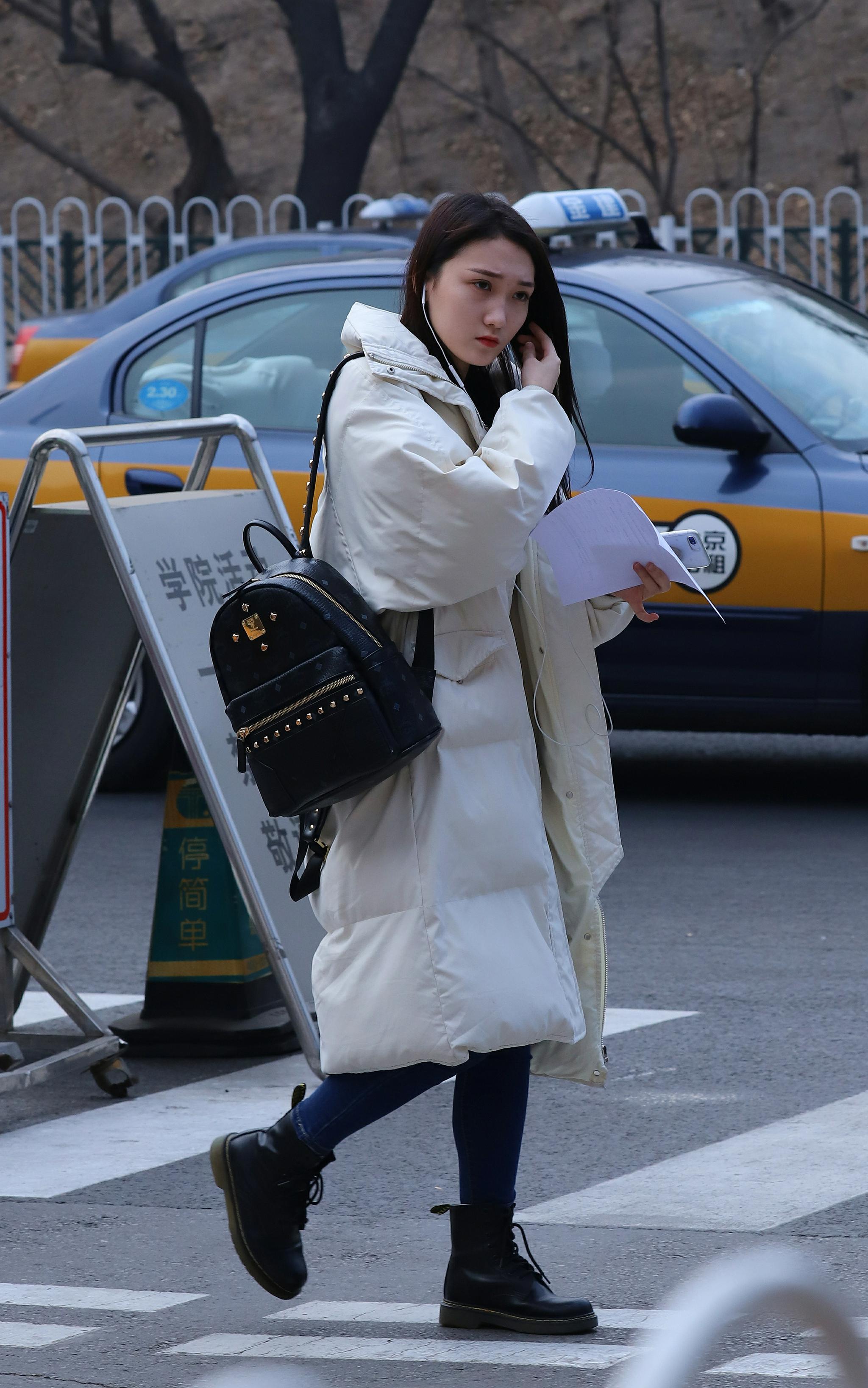 2018年北京电影学院艺考现场颜值高的美女考生真不少