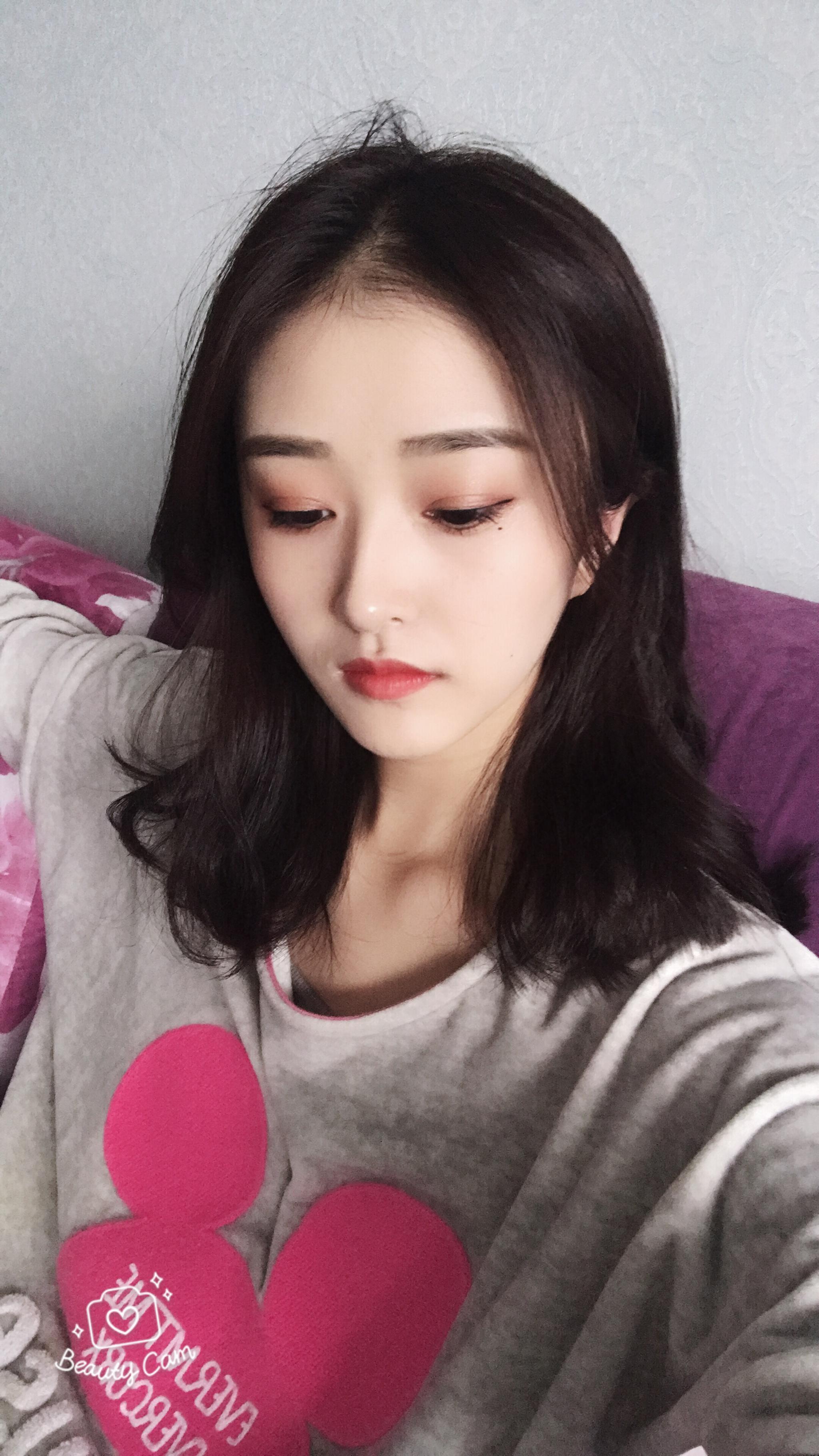 校花美女王楠天津师范大学表演系年龄19岁身高165体重45kg