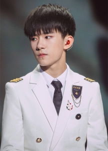 娱乐圈中穿军装最帅的五位小鲜肉!易烊千玺第三,第一名本色出演