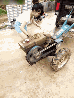 他的理想,影响了韩寒,赛车不开,跑到农村开拖拉机城里的美女也到农村