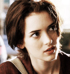 现在的她挽回不了青春美颜,年轻时薇诺娜赖德的颜值打几分?