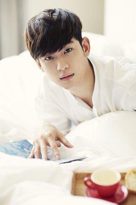 金秀贤入伍前的照片有多帅