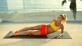 每侧腿三次，做完一次换一侧腿，循环3组。