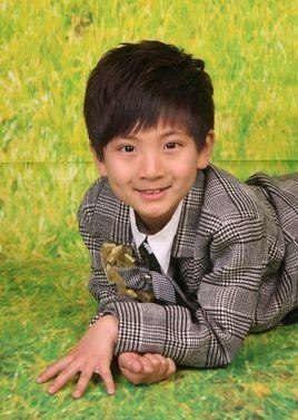 正文        崔明浩,又名崔铭元,1998年出生在北京市,是参演多场电视