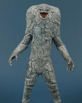 出了事故没能返回地球,上面的宇航员贾米拉紧急降落在某个无水星球上